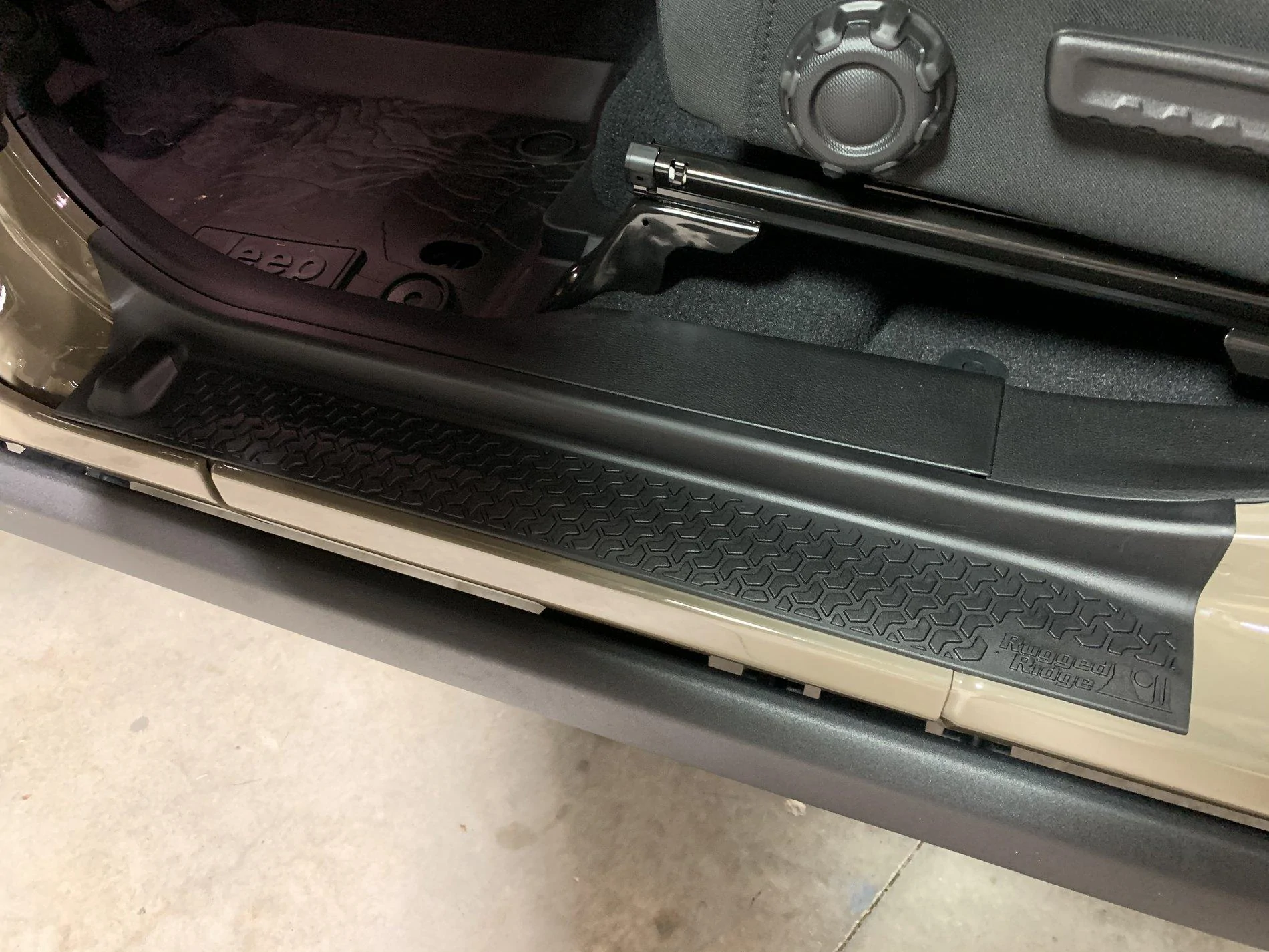 Jeep Gladiator sill guards. Any recommendations ? 1736545A-ACD0-4B8D-8AB5-C100EA59DEC1