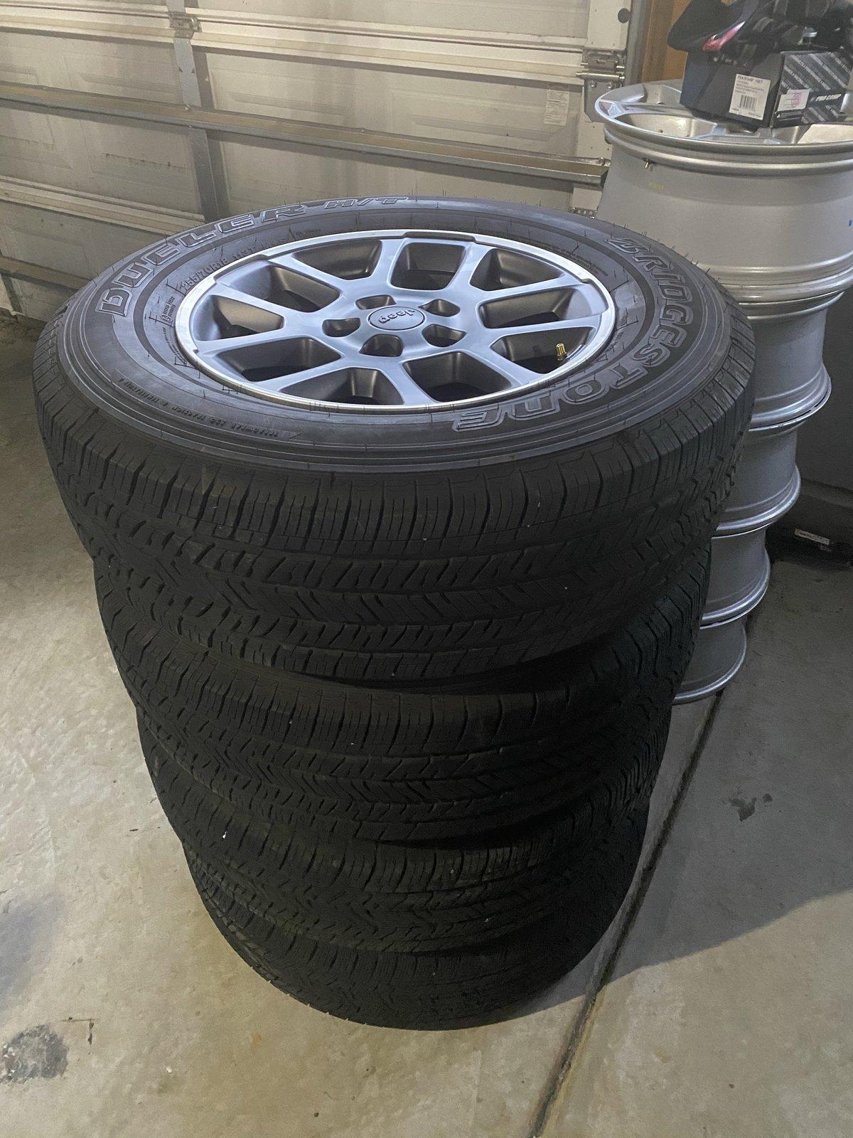 Jeep Gladiator Overland Wheels & tires 46EC30C9-4FA8-46CD-A612-22CFA3EA33AB