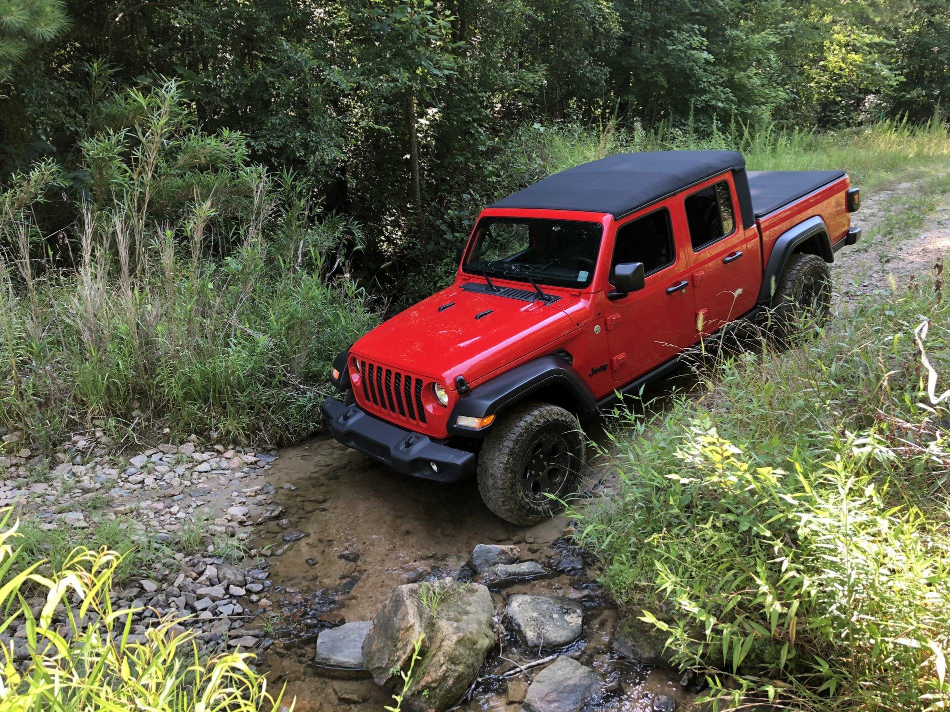 Jeep Gladiator FIRECRACKER RED Gladiator JT Club BFA7F00A-3329-4458-9E63-9BD65A1A0240