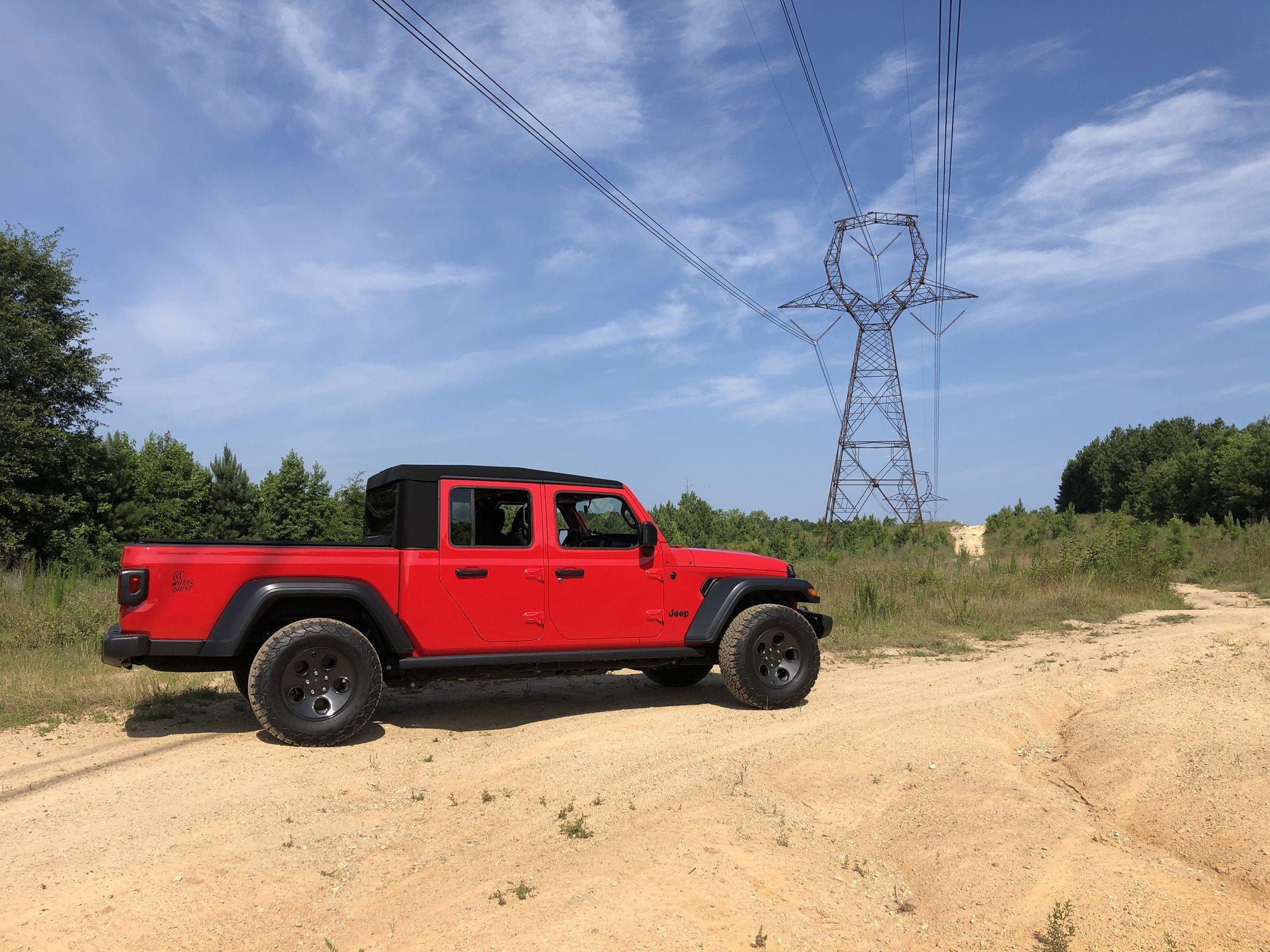Jeep Gladiator FIRECRACKER RED Gladiator JT Club 2A100A9B-FC2F-4989-AD40-6AA138E6CBD5