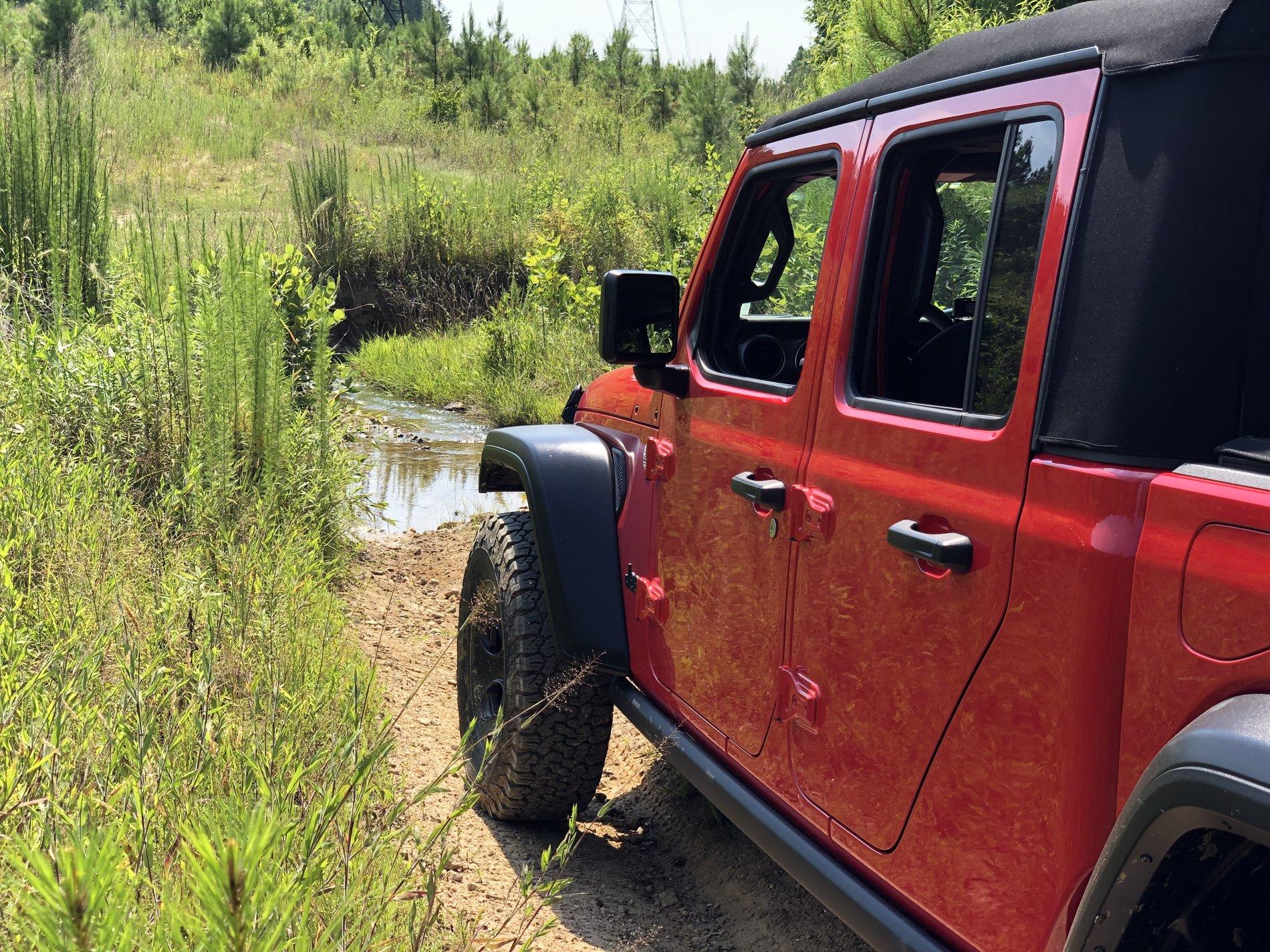 Jeep Gladiator FIRECRACKER RED Gladiator JT Club 87CDA62B-195A-4964-A54A-636A5AA8F4EE