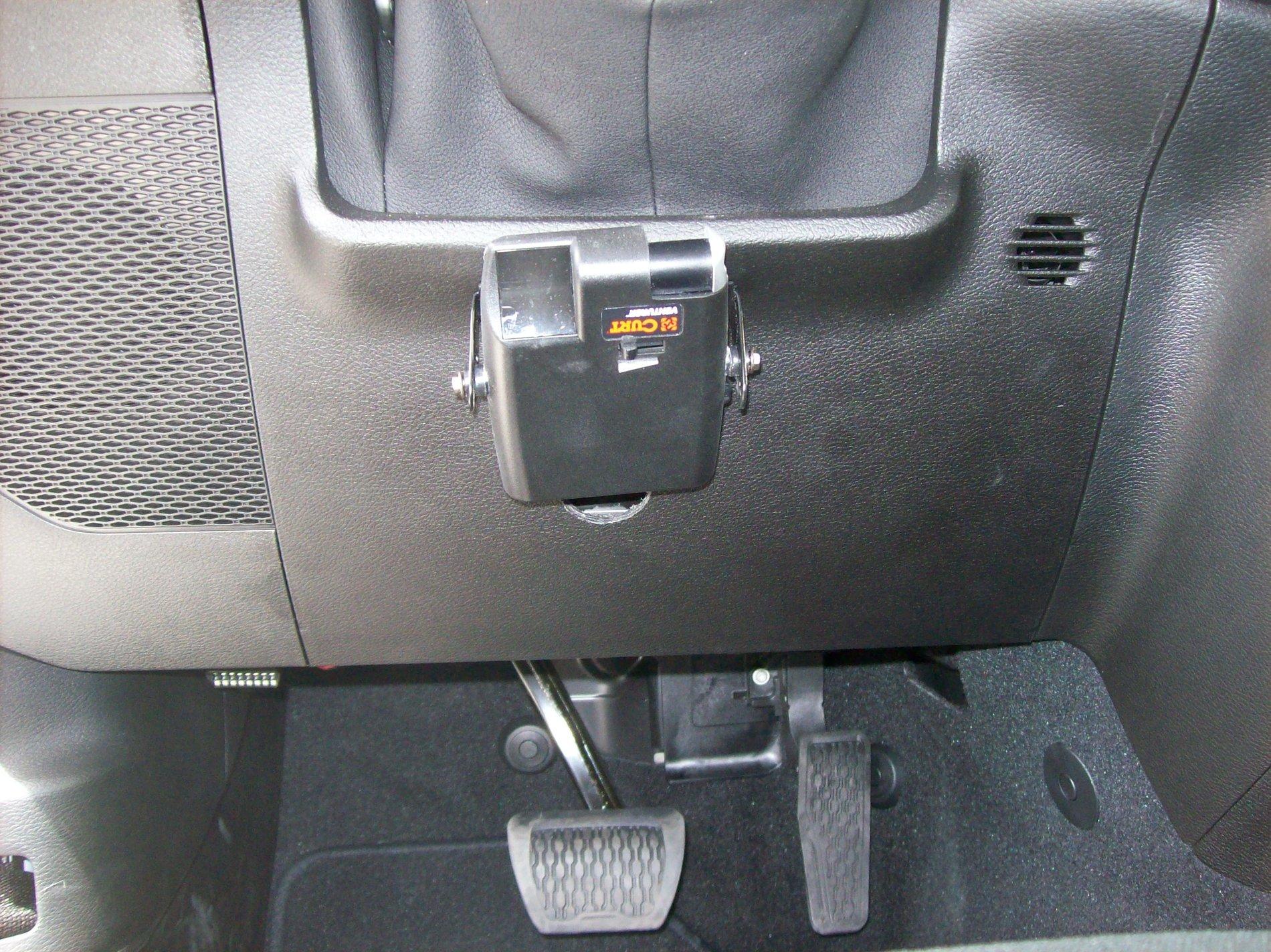 Jeep Gladiator Where in your interior did you mount your brake controller? 109-11 - Copy.JPG