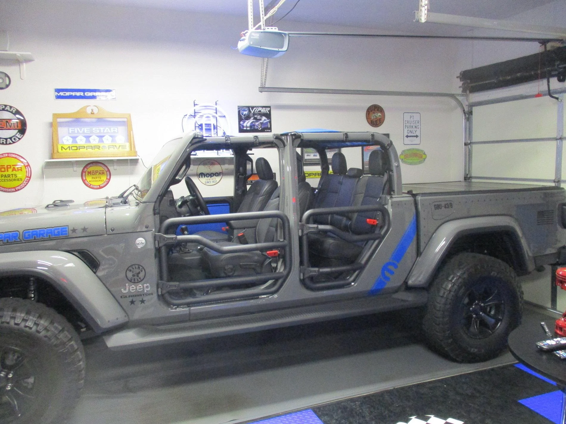 Jeep Gladiator Mopar Garage build IMG_9041
