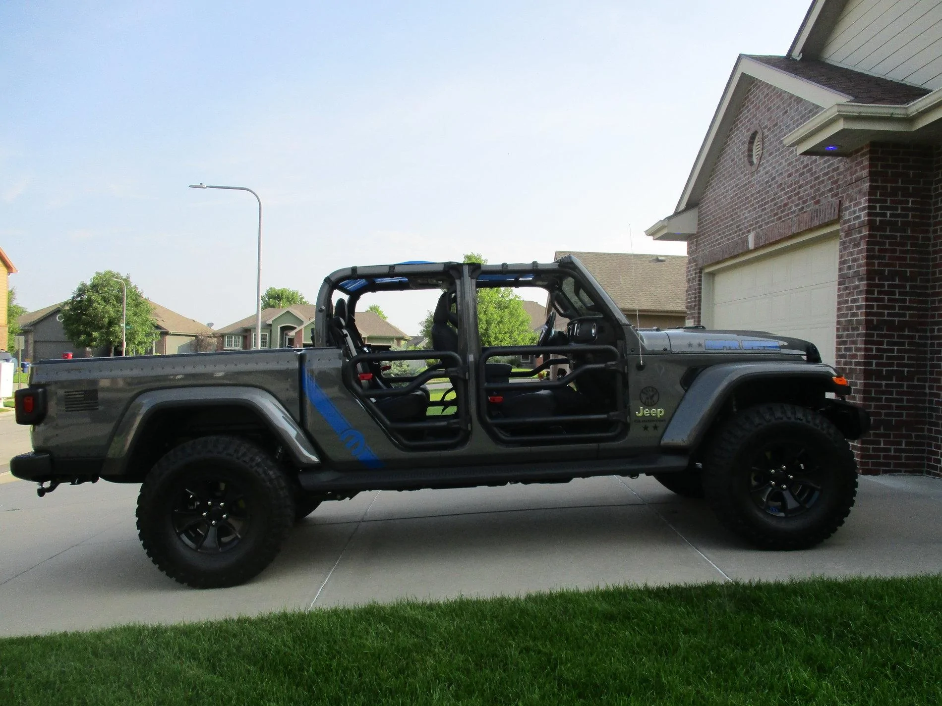 Jeep Gladiator STING GRAY Gladiator JT Club IMG_9047
