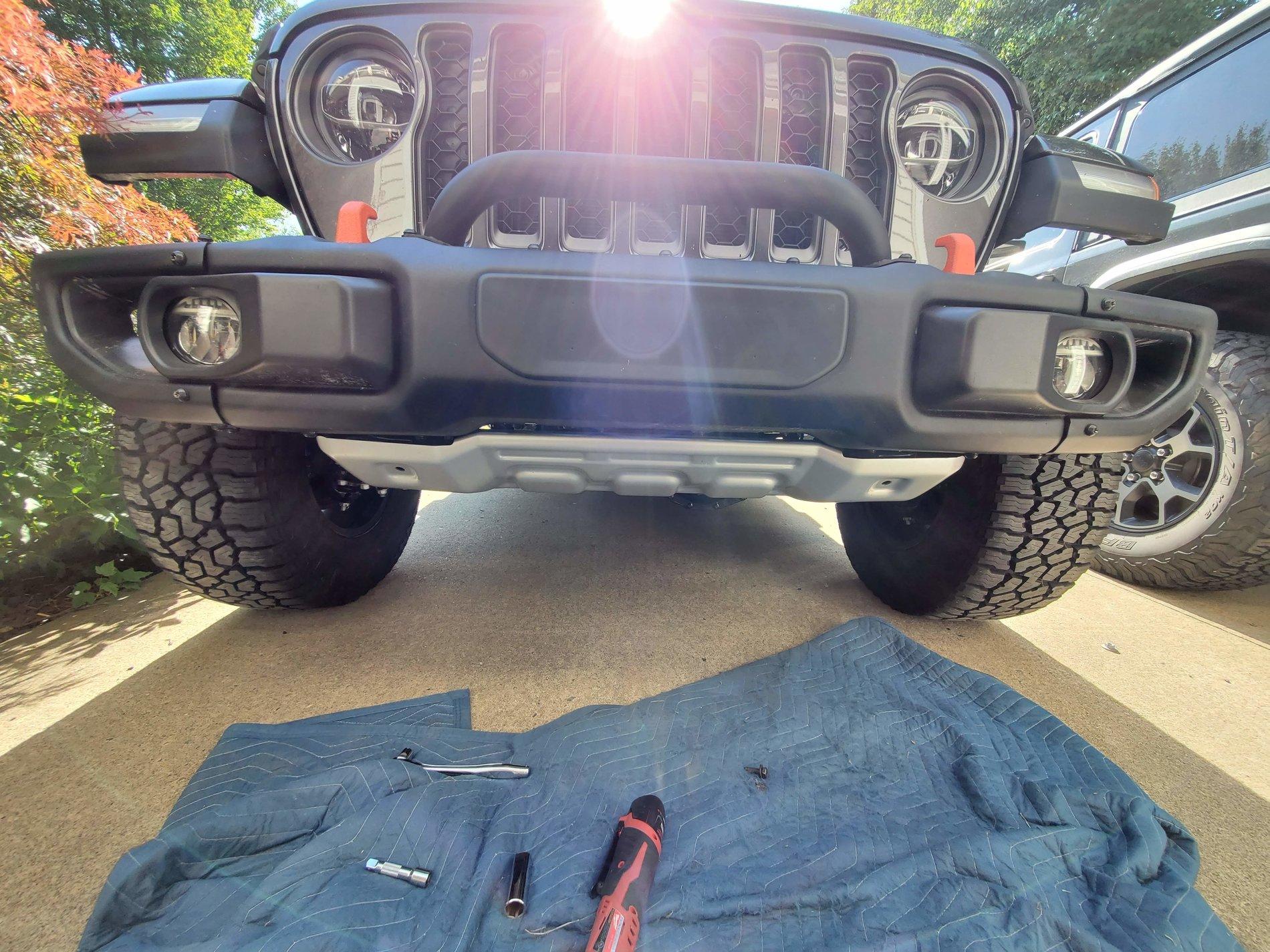 Jeep Gladiator Swapping the Mojave plastic bumper with the Mopar steel bumper 20200705_172235