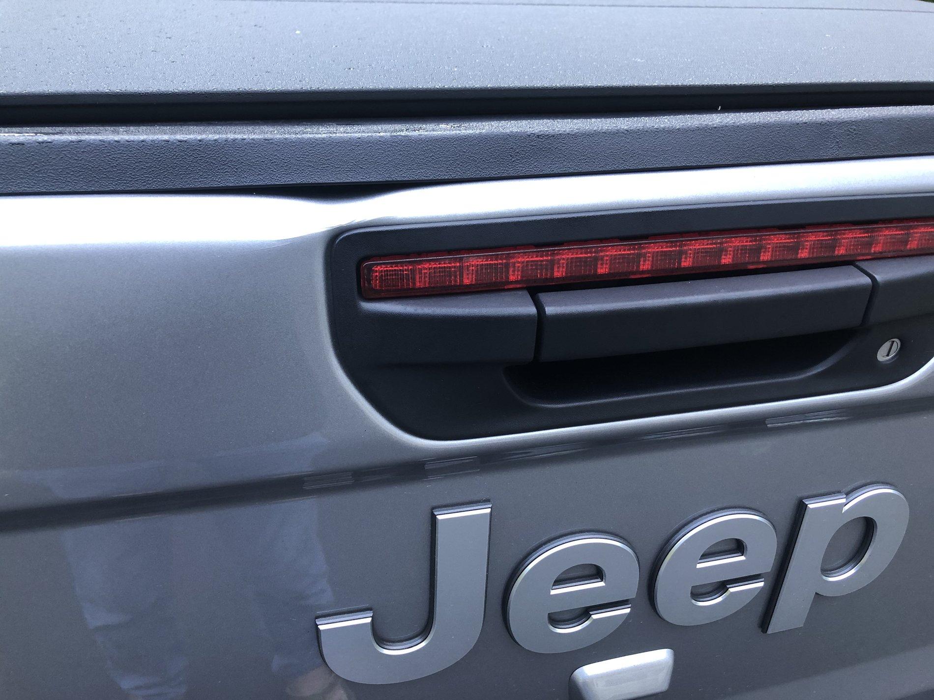 Jeep Gladiator Attempted Bed Break In - Gladiator Tailgate Damaged 881CC3A2-876D-4004-B86D-5B32FD4C9BFB