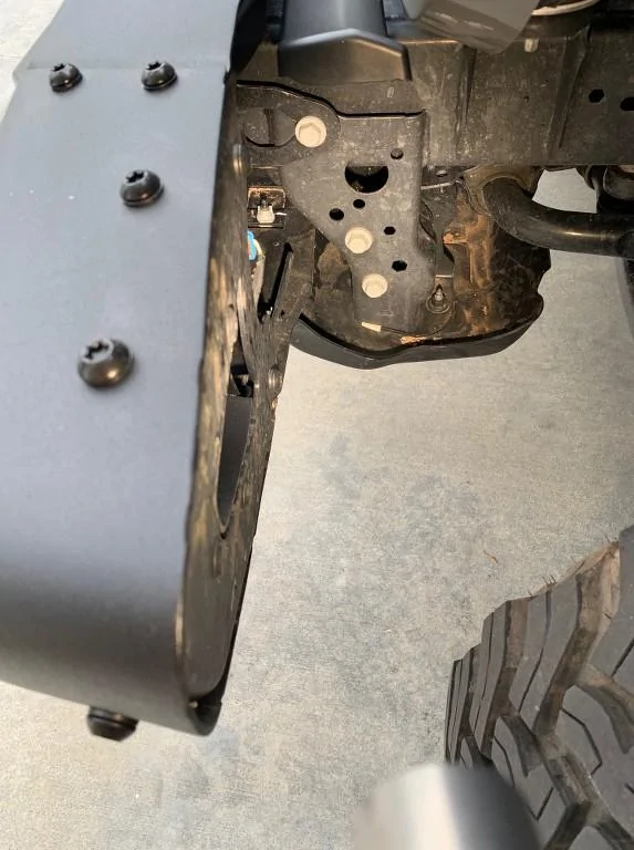 Jeep Gladiator Swapping the Mojave plastic bumper with the Mopar steel bumper geDmTB