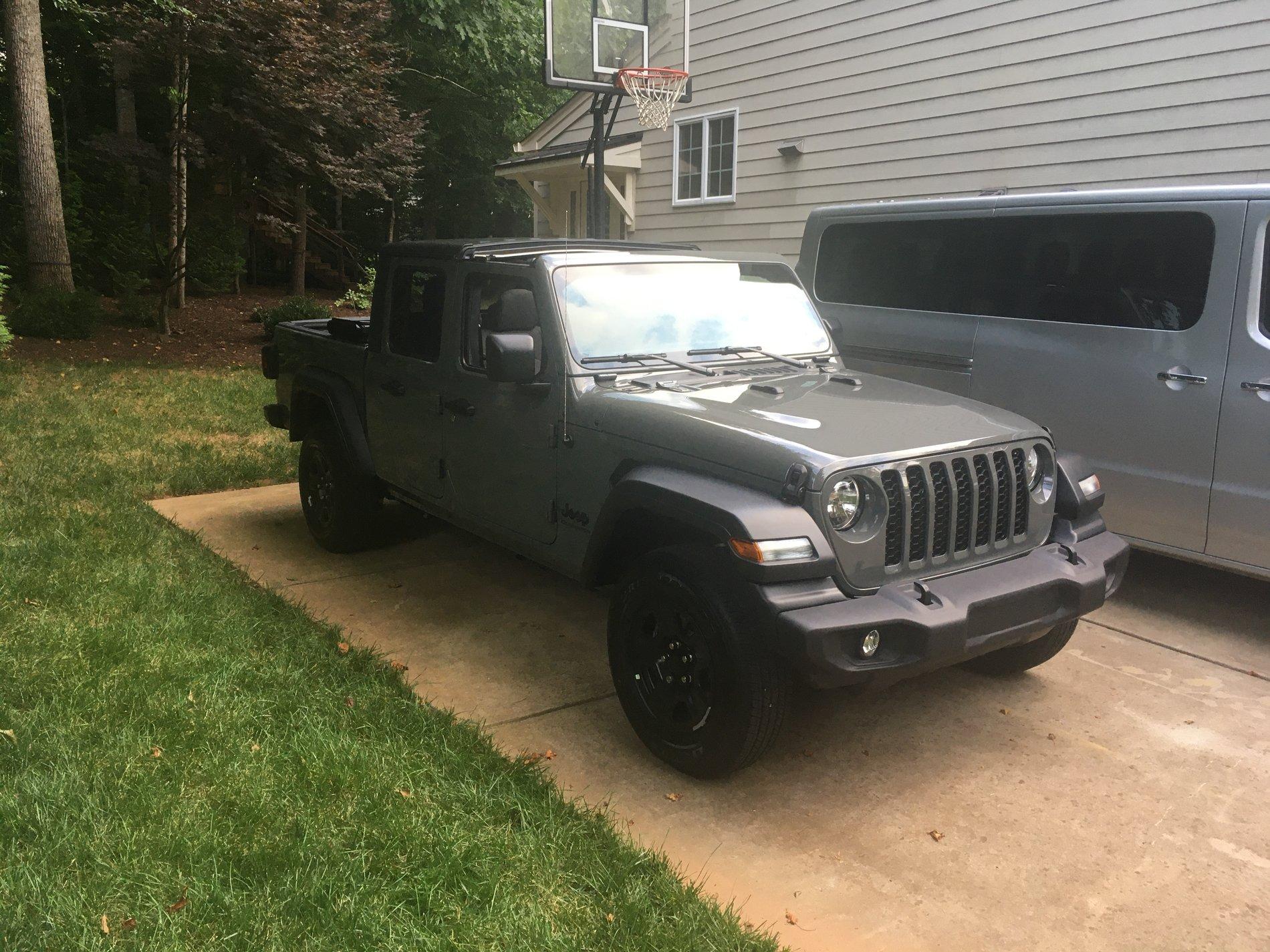 Jeep Gladiator Plain Jane, the family truckster gladiator