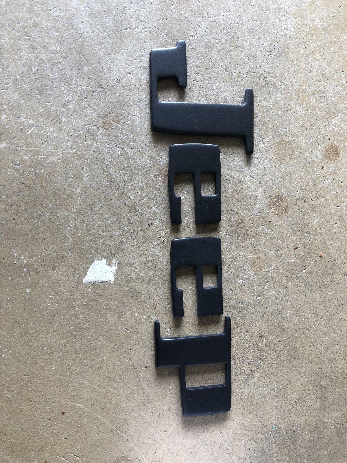 Jeep Gladiator "JEEP" tailgate badge mods? 9225BF17-EE1C-4C7C-AD39-4675A405E042
