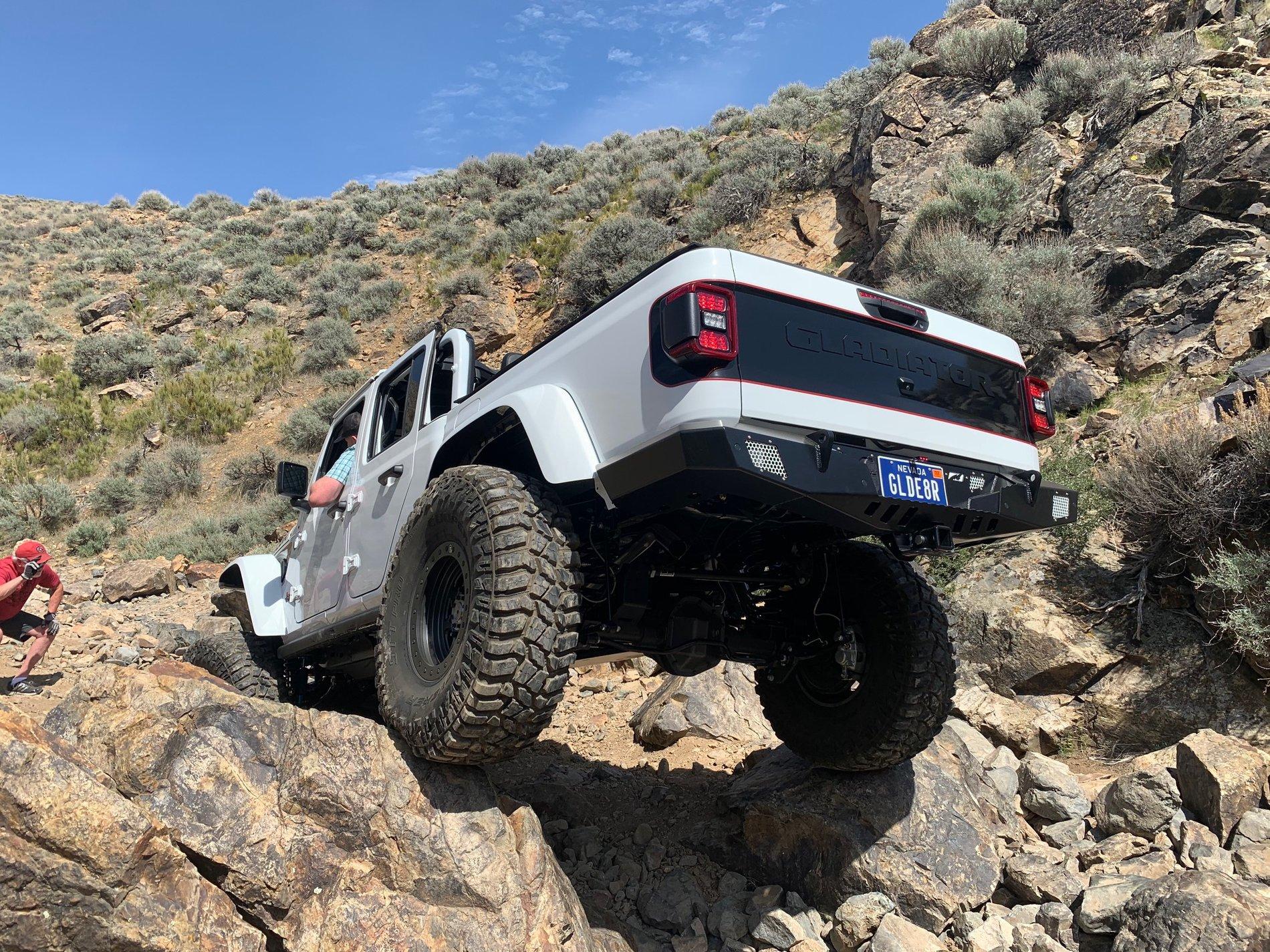 Jeep Gladiator 2020 White Rubicon Build IMG_4011