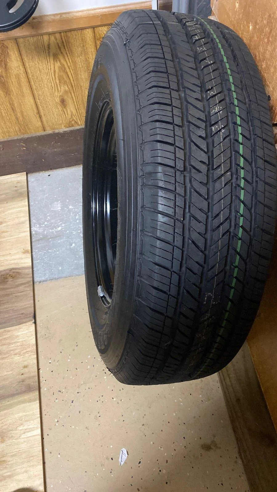 Jeep Gladiator 2020 Overland Take offs 255/70/18 set of 4 plus one spare and factory rims included. IMG_1129