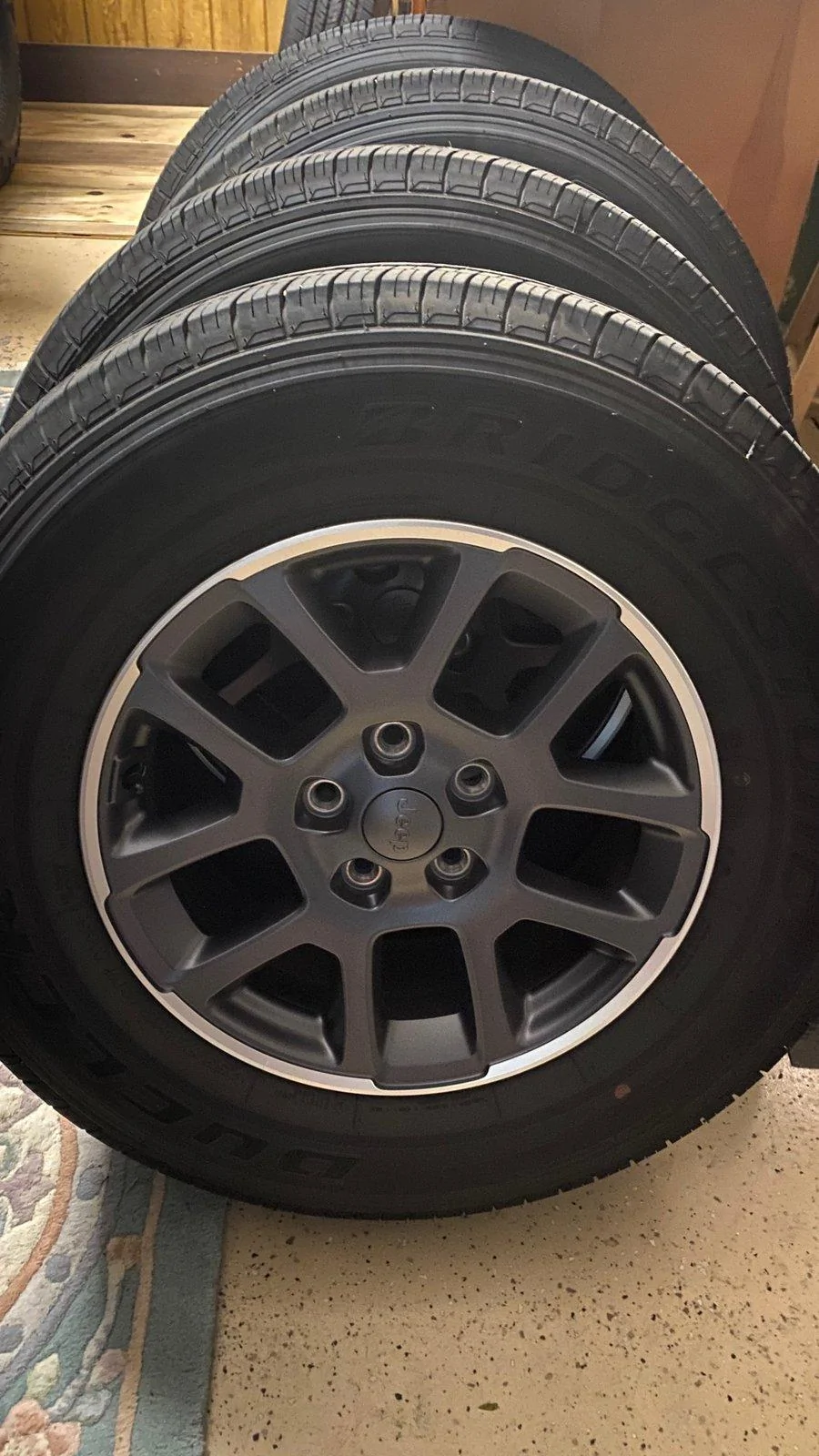 Jeep Gladiator 2020 Overland Take offs 255/70/18 set of 4 plus one spare and factory rims included. IMG_1127