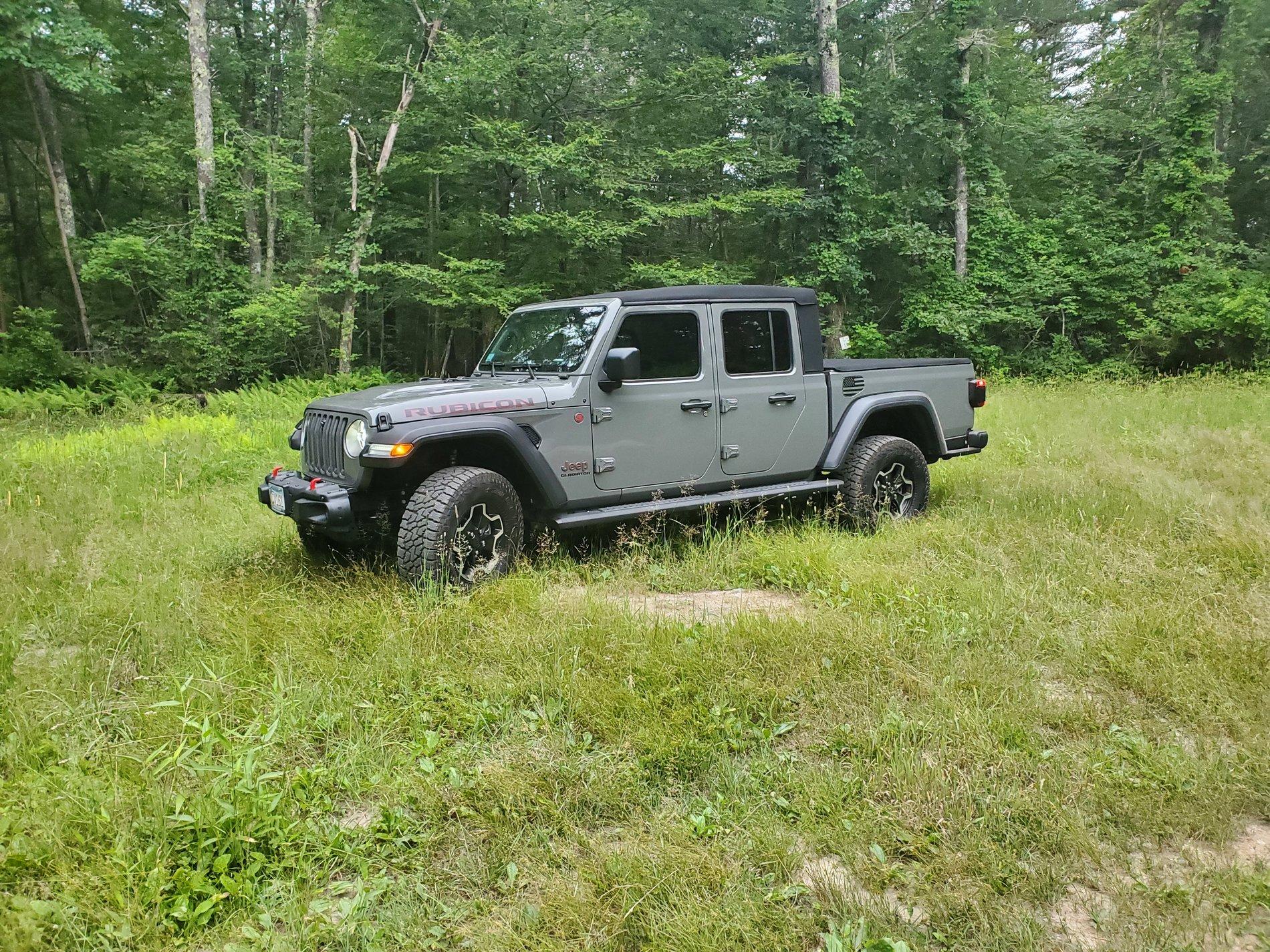 Jeep Gladiator SOLD.   2 month old premium soft top 20200707_193823