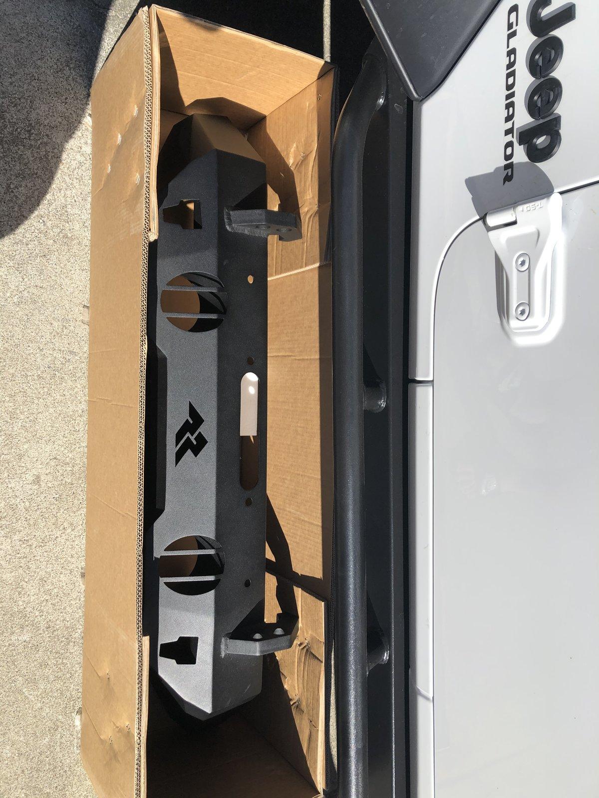 Jeep Gladiator Greg’s white JT max tow 2CB67911-3C52-4EE5-B084-CE48842C3518