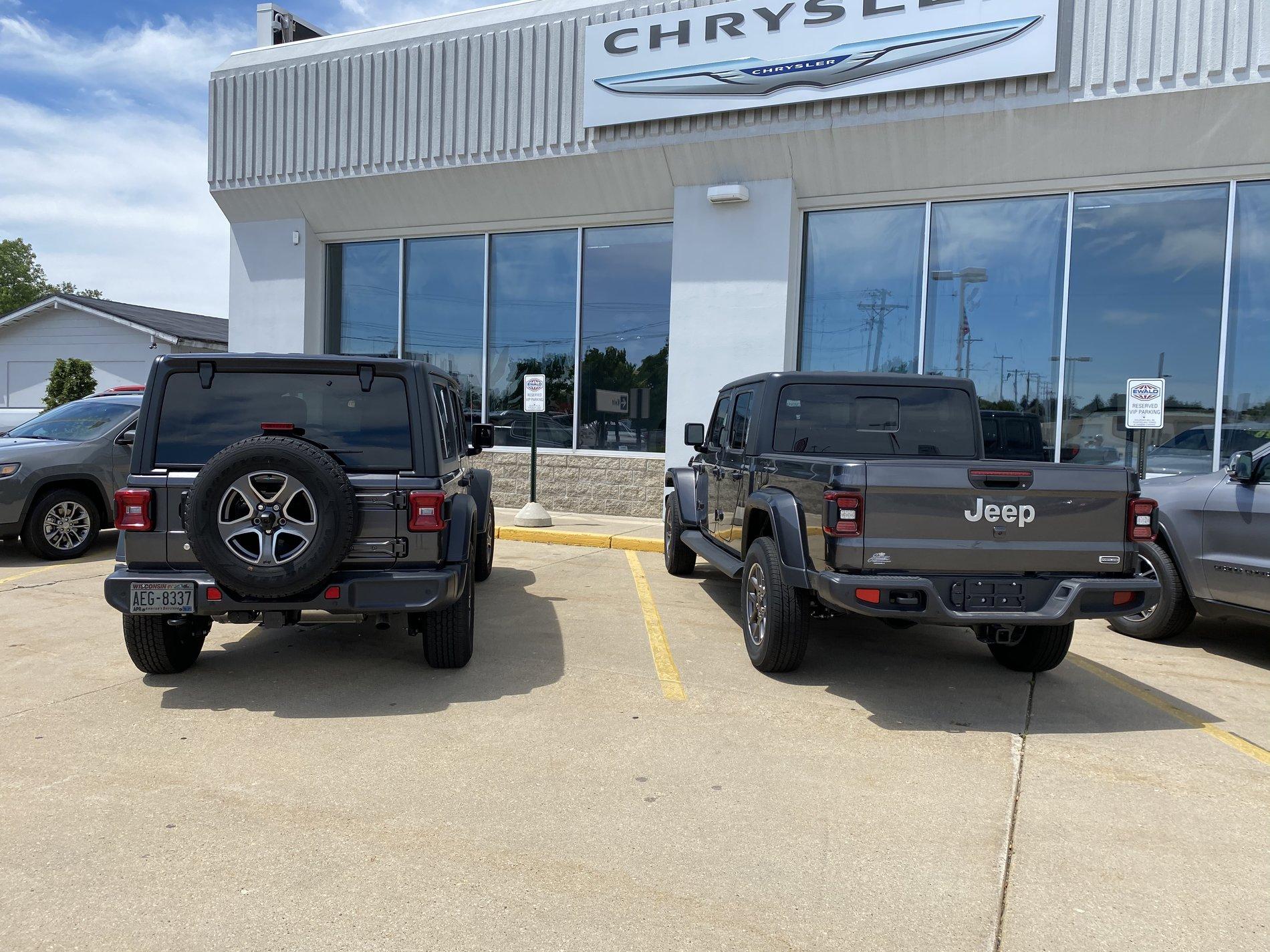 Jeep Gladiator Took Delivery of Your JT? Sign in Here! 08C8E80E-4ECD-4F8C-BD6F-F3C3F8BE40FE