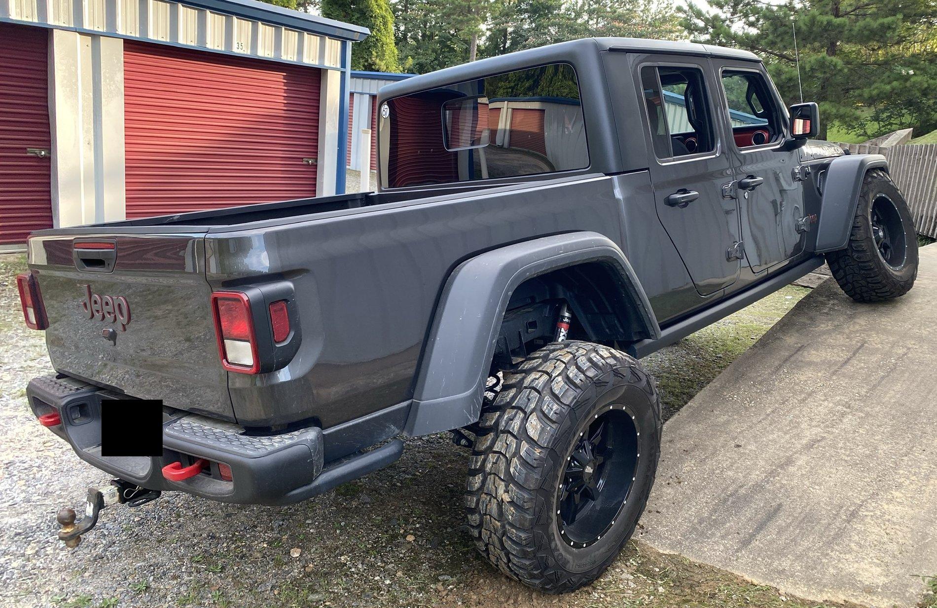 Jeep Gladiator Pros and Cons of Mopar 2.5" lift vs other brands? IMG_2706
