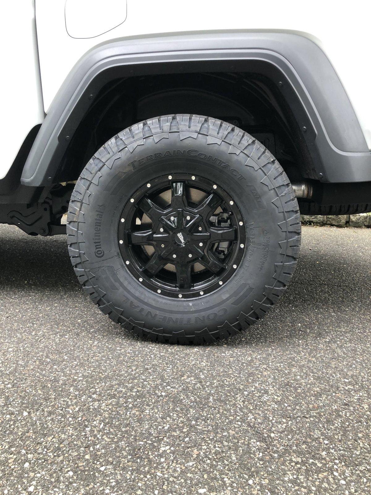 Jeep Gladiator 315 70 17 on stock gladiator sport s Jeepglad03