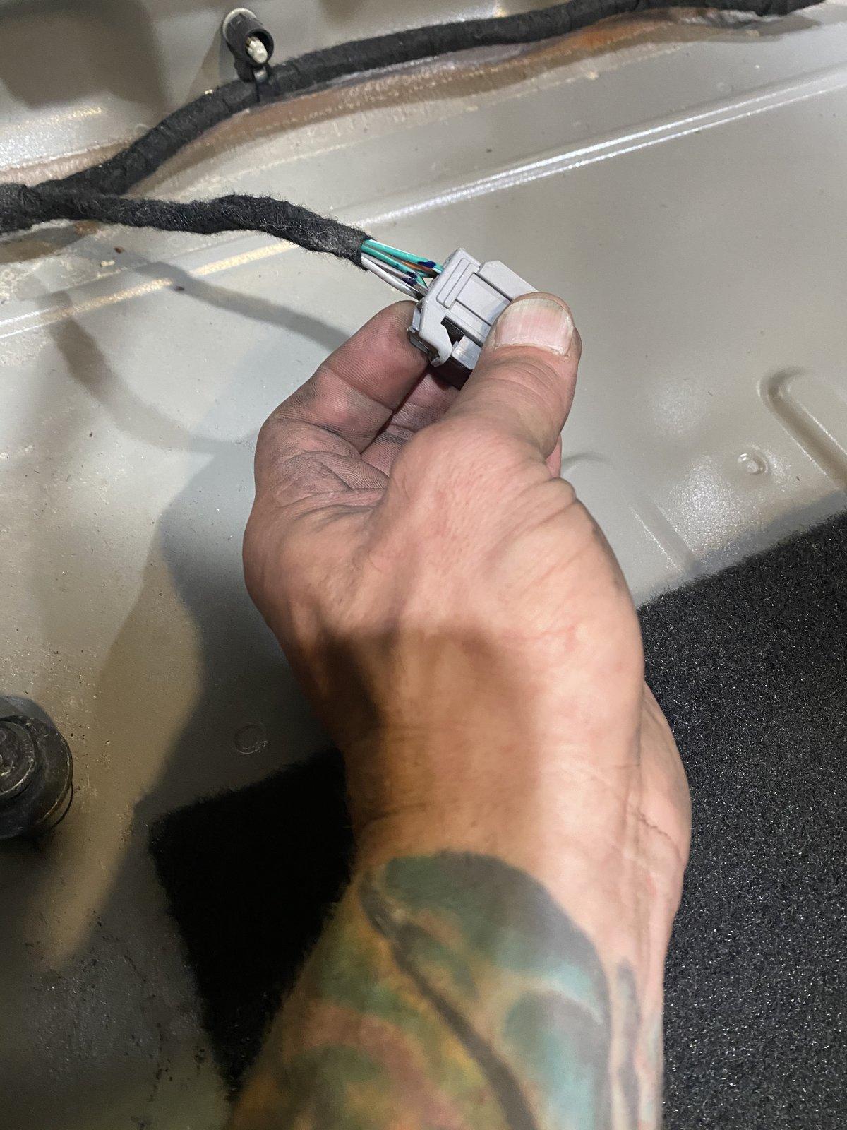 Jeep Gladiator Need some help - which wires are signal for Subwoofer line out converter? 13F8BEFF-4909-4033-BB09-537F91E7CBFE