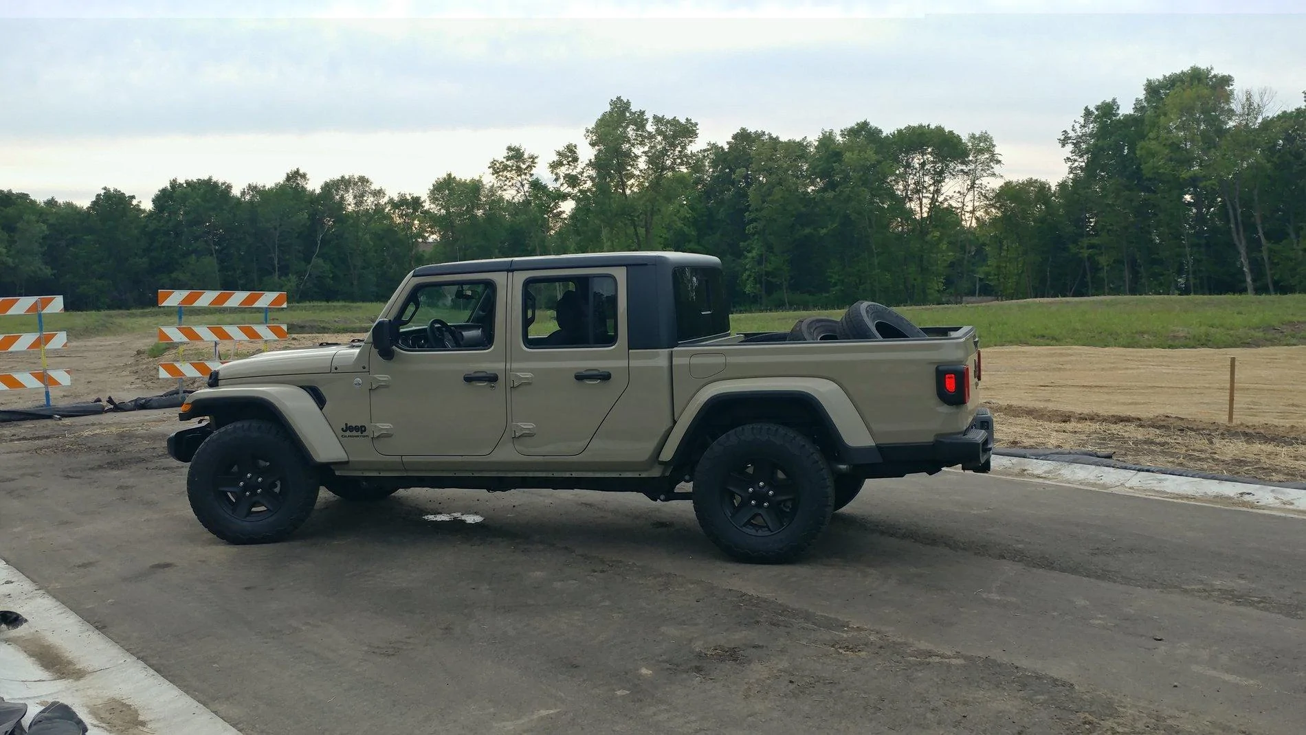 Jeep Gladiator Stock Rims With Larger Tire Question 20200709_192021