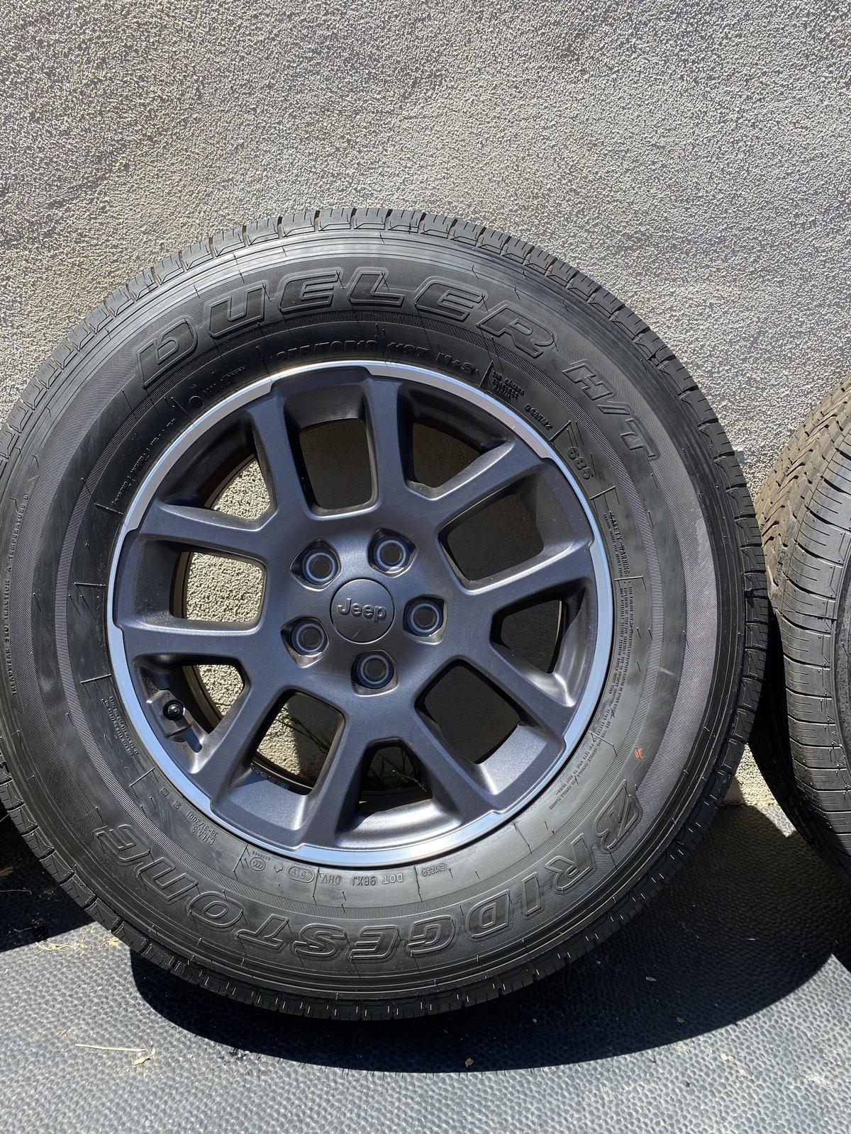 Jeep Gladiator OVERLAND JT TAKEOFF WHEELS & TIRES &TPMS SENSORS PLUS SPARE C0D3C74E-BBD8-4557-9C85-D6BD7BB57D3F