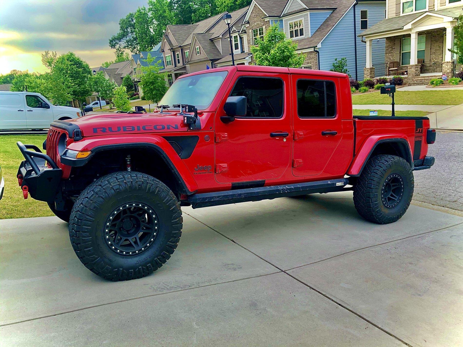 Jeep Gladiator FIRECRACKER RED Gladiator JT Club D2E2B758-71B6-400A-B08F-DC51EB277408