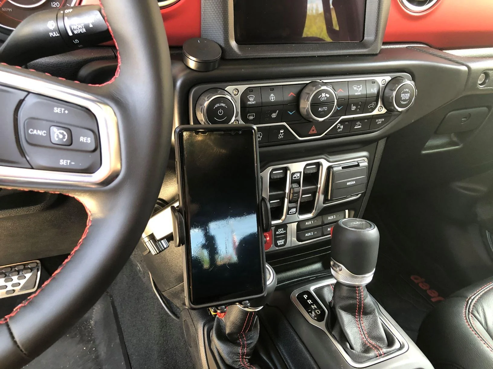 Jeep Gladiator Phone Solutions IMG-1688a