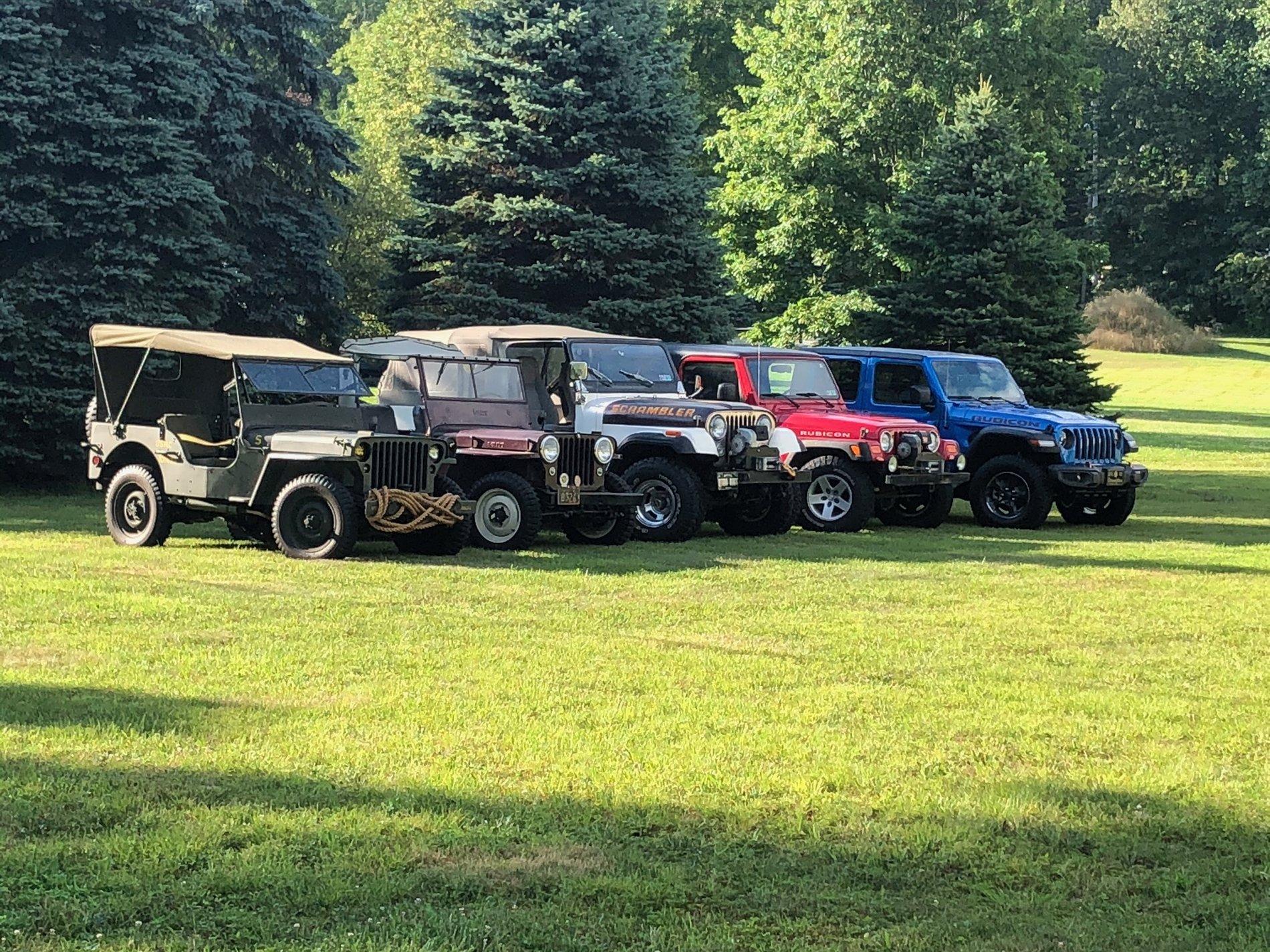 Jeep Gladiator What other jeep is in your garage? 450E91AC-8B83-49A6-9502-B9AFF2857A6F.JPG