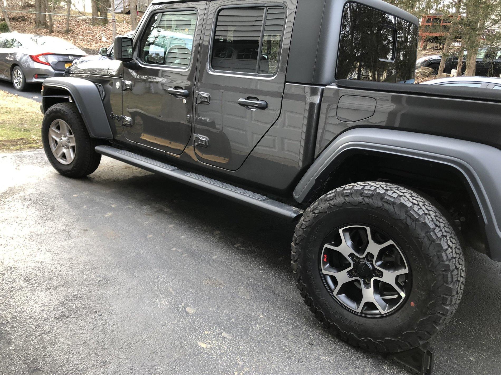Jeep Gladiator Rubicon OEM Rims & Falken Tires on Sport S 6DB92314-E480-41A9-8CF3-FCA219D434E4
