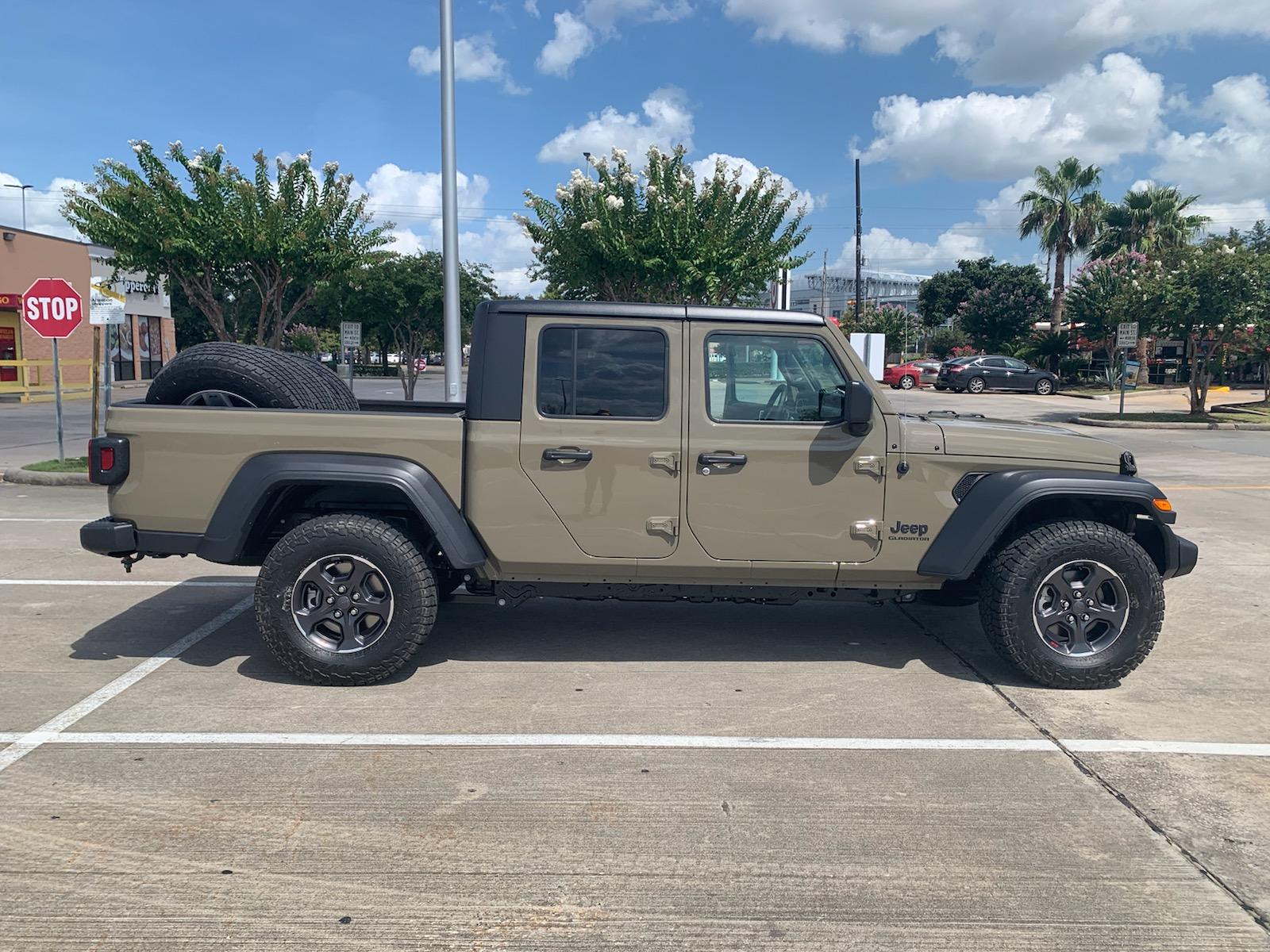 Jeep Gladiator Rubicon OEM Rims & Falken Tires on Sport S IMG_13171(1)