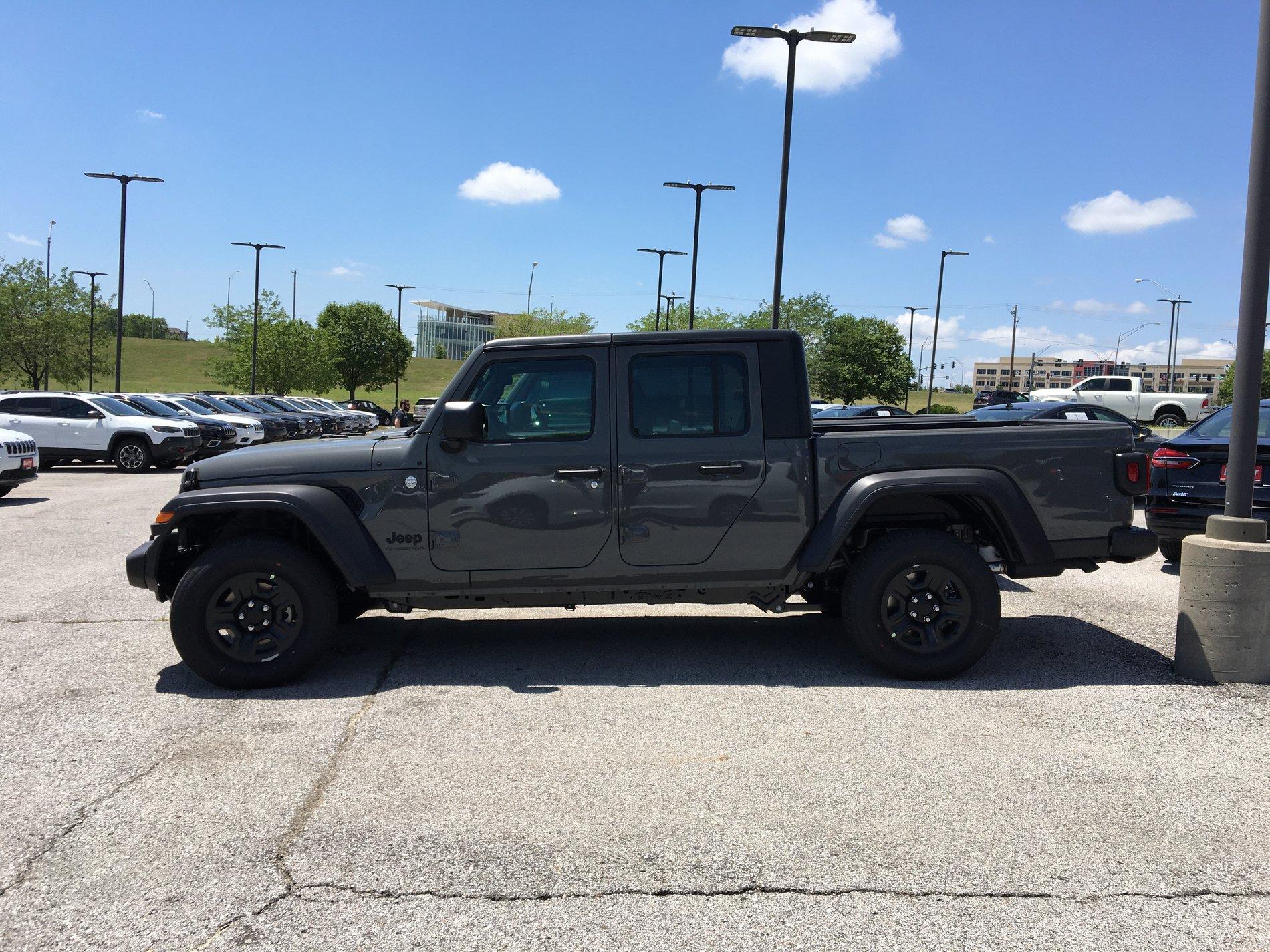 Jeep Gladiator Basic Sport IMG_2913[1].JPG