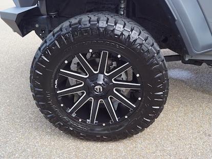 Jeep Gladiator What are these tires and wheels? 631A43A2-D161-4CCB-A61D-2B2CD8F569B4