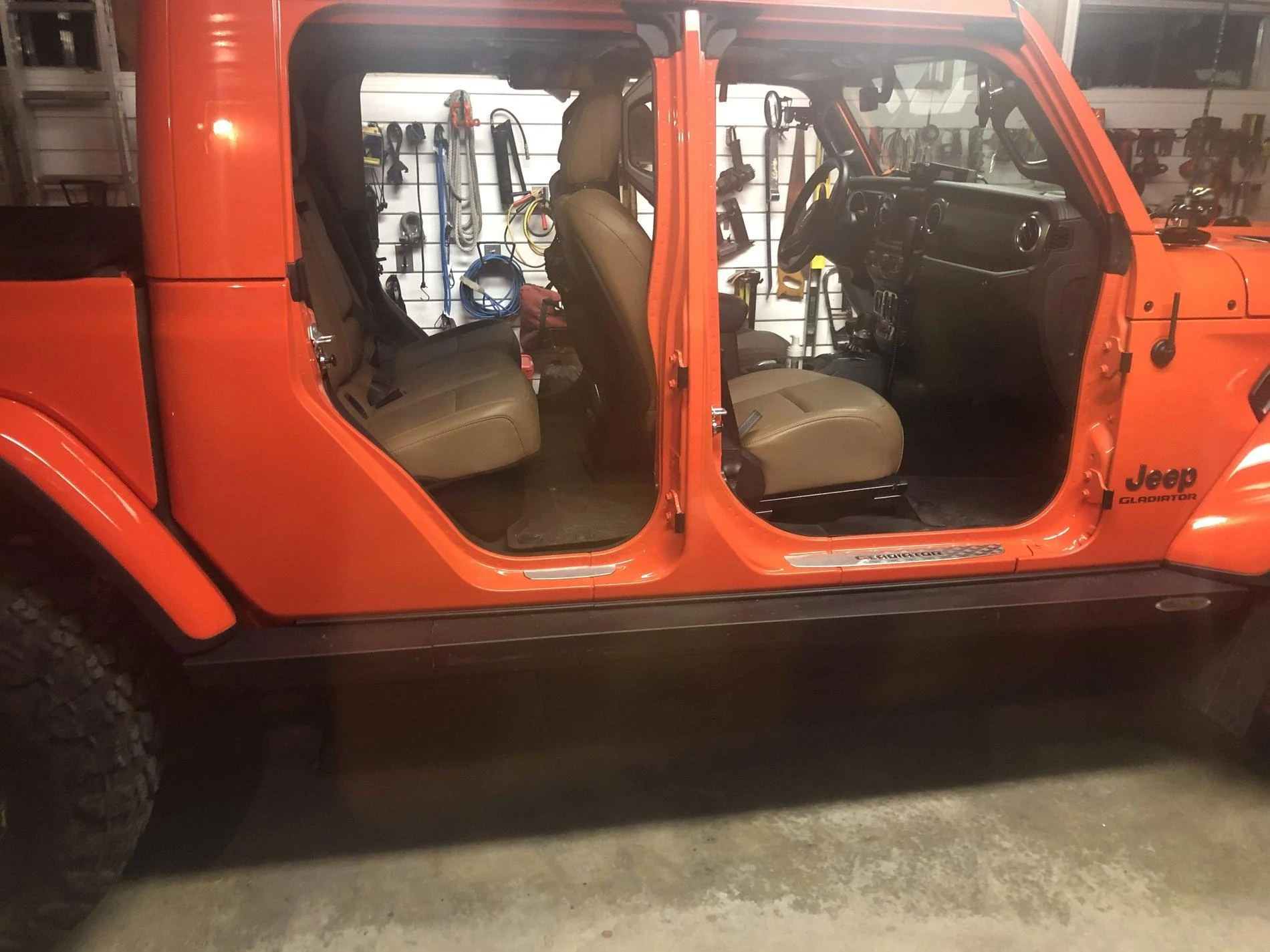 Jeep Gladiator PUNK'N Gladiator JT Club 721B5B77-8111-4D55-BA0D-6179DFC1E11B