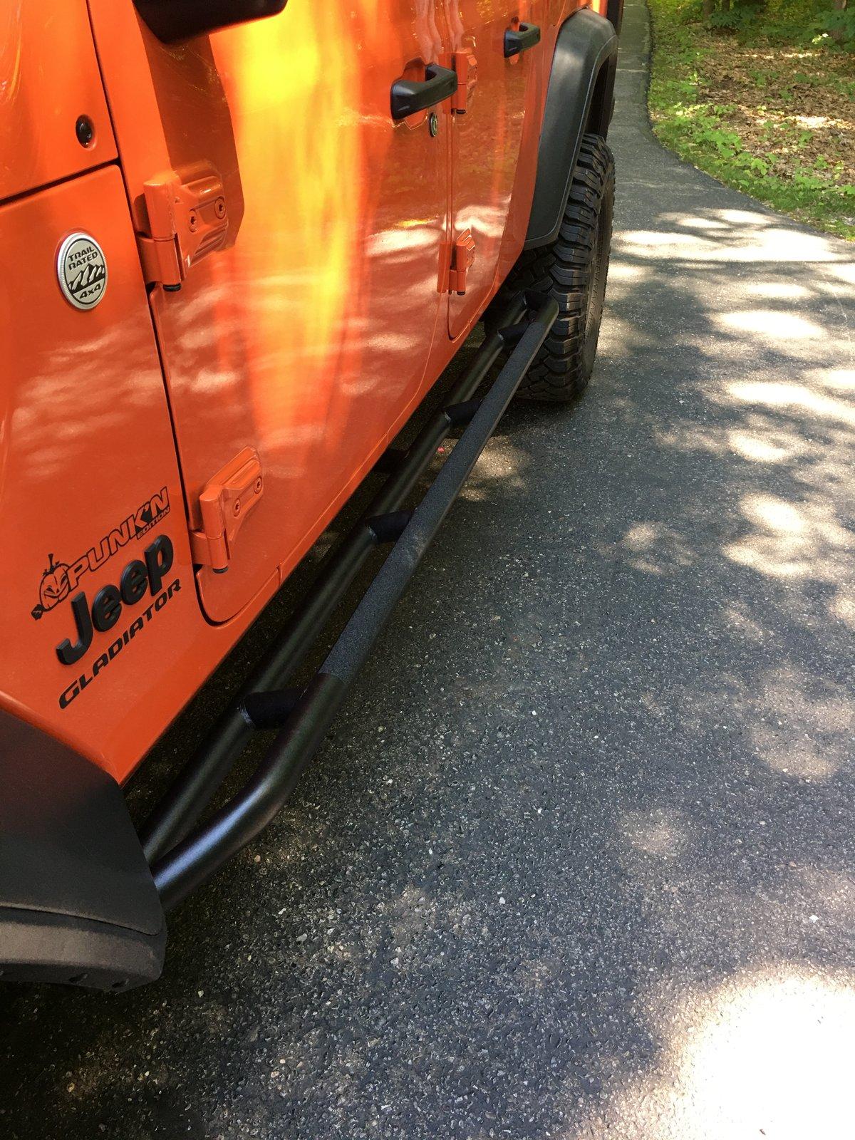 Jeep Gladiator Please show me your Steps F50F1A2B-5D5C-426F-8A1E-4D08725117FF