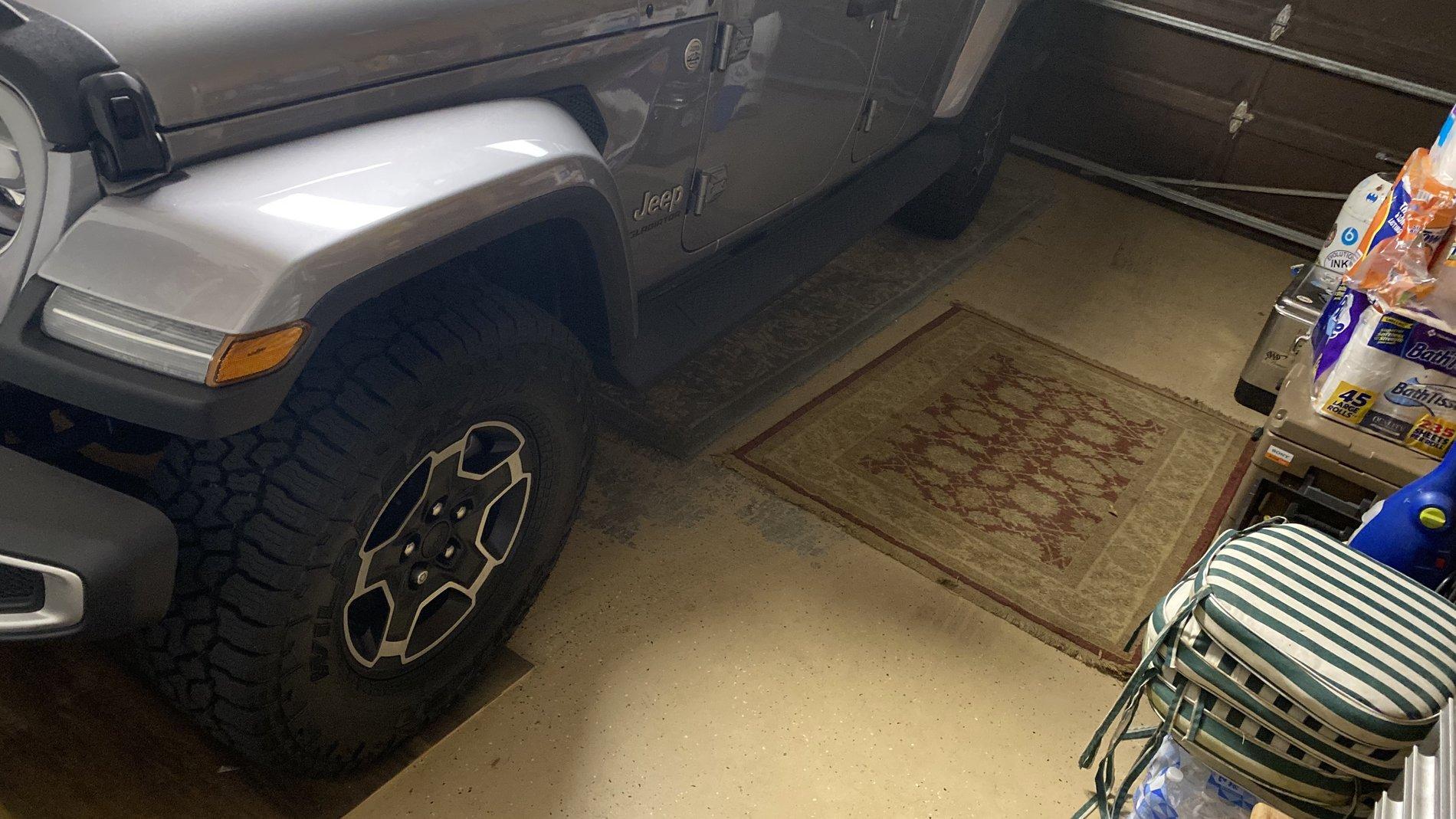 Jeep Gladiator SHOW ME YOUR WHEELS! FF80C969-C060-4943-AD69-A8BB84669BA0_1_201_a