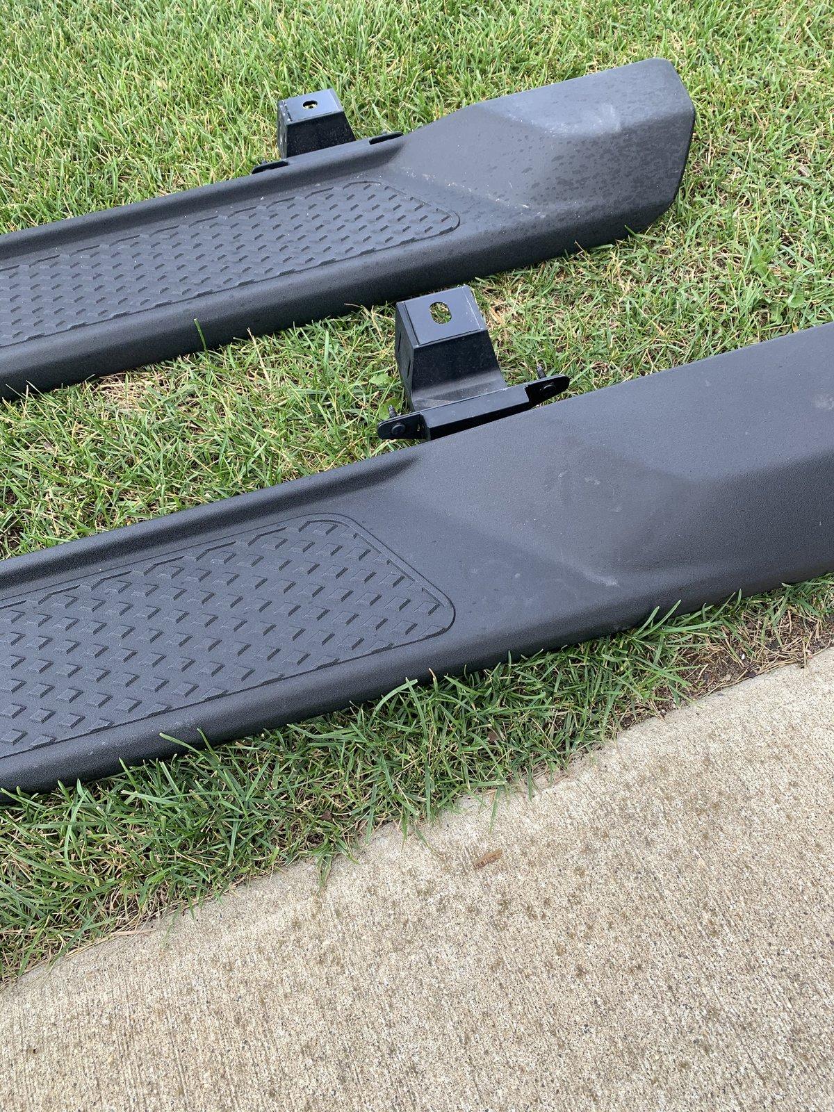 Jeep Gladiator Gladiator Side Steps - New Take Offs DA727E6B-E096-4450-A850-982FA232EC34
