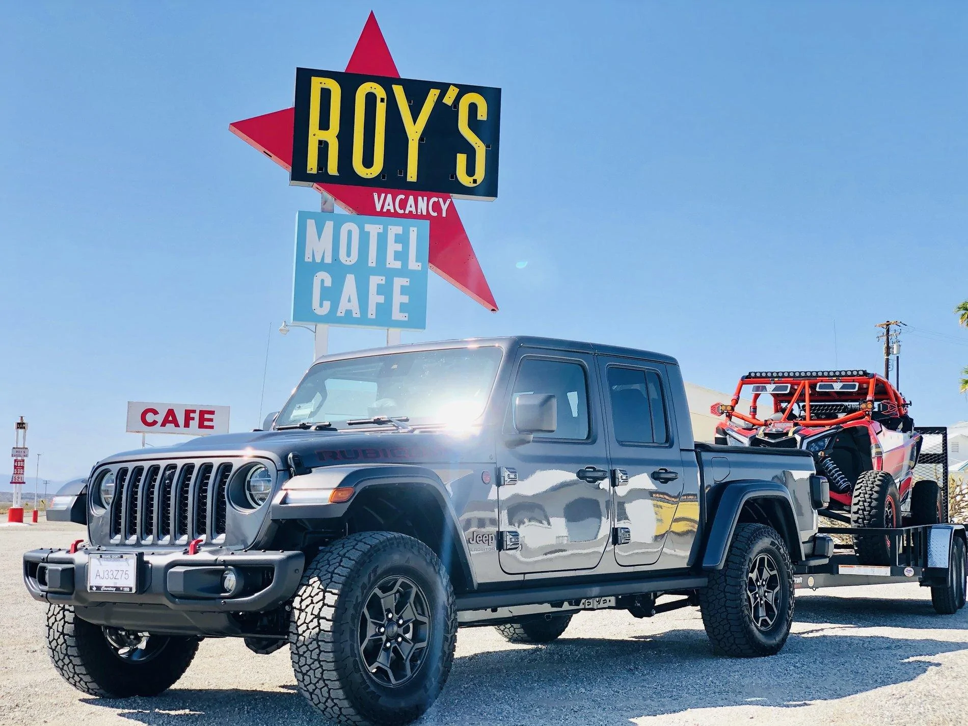 Jeep Gladiator Towing Polaris RZR with Overland w/ Tow package 79AF1B90-B716-41D2-BCA3-C324E6DFD709