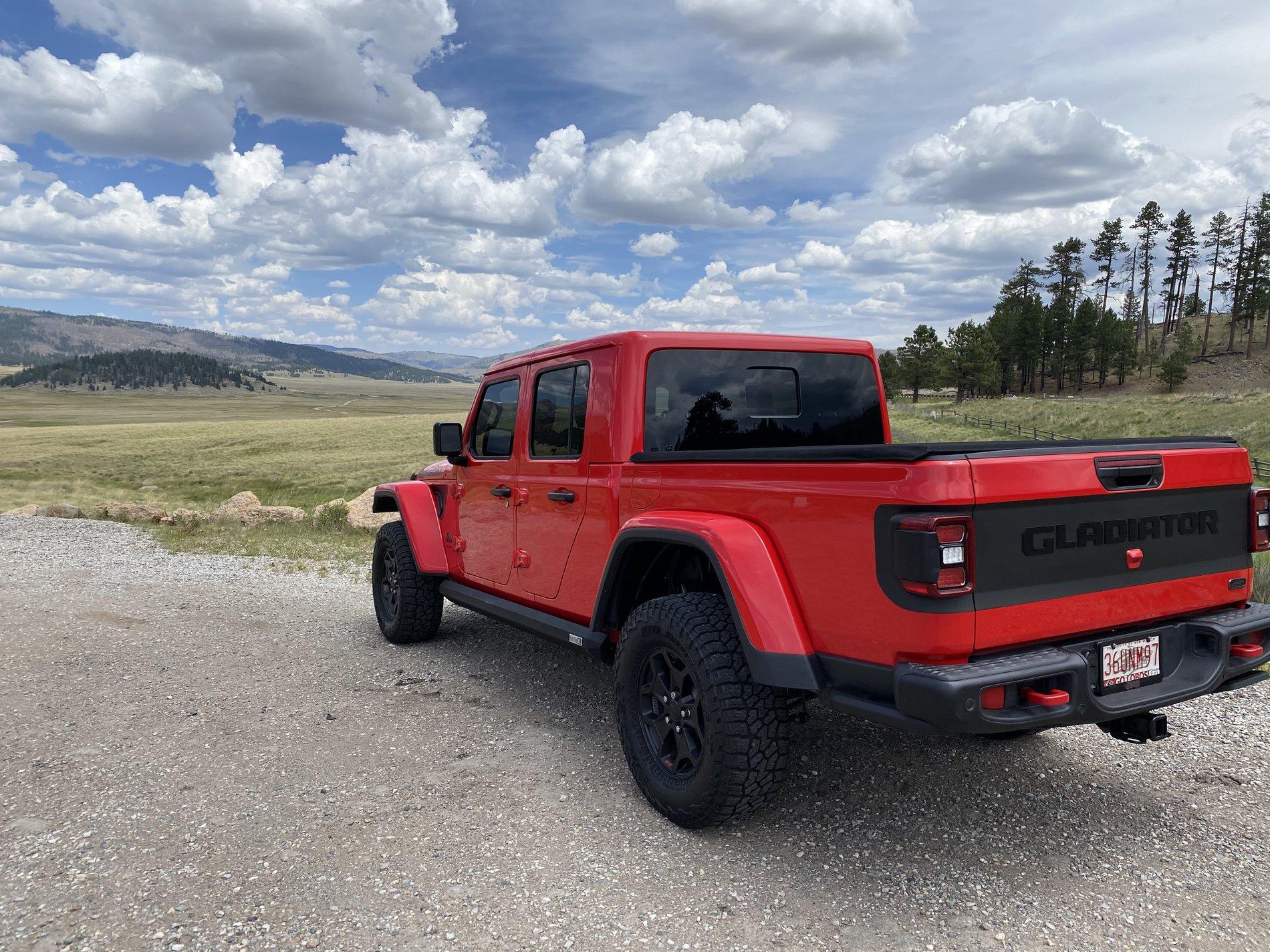 Jeep Gladiator FIRECRACKER RED Gladiator JT Club 097DF58F-0430-4FED-986D-166C1218C654