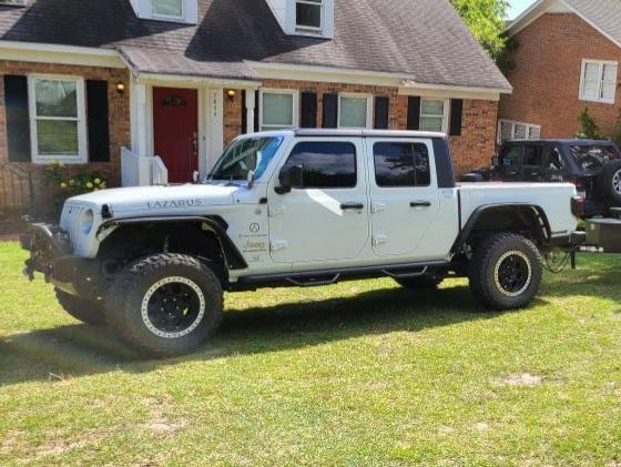 Jeep Gladiator 2.5 rough country leveling kit VS 2 inch mopar lift kit 20200519_013407