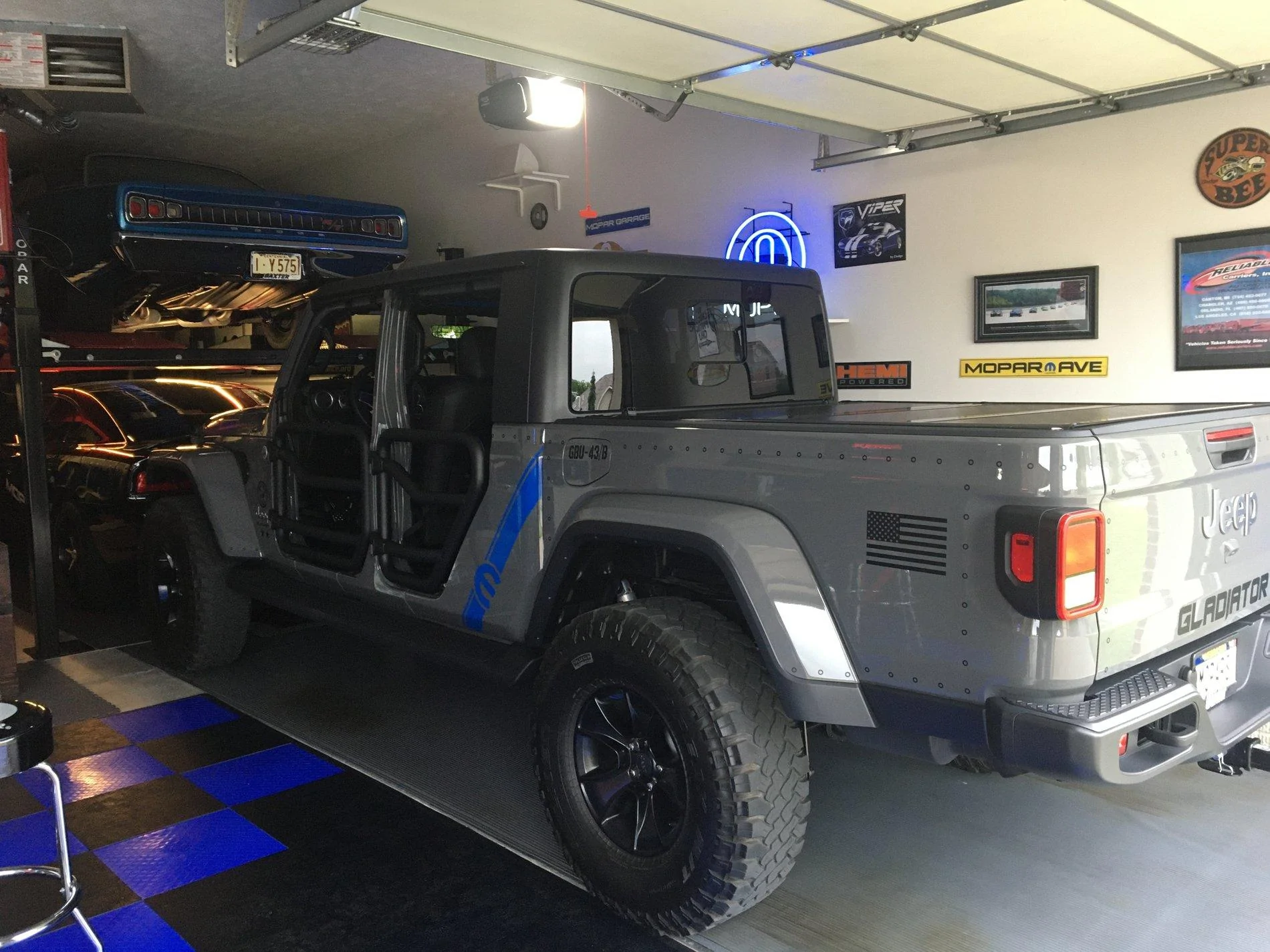 Jeep Gladiator Photo challenge.. Show me your Gladiator in your garage. IMG_2918[1]