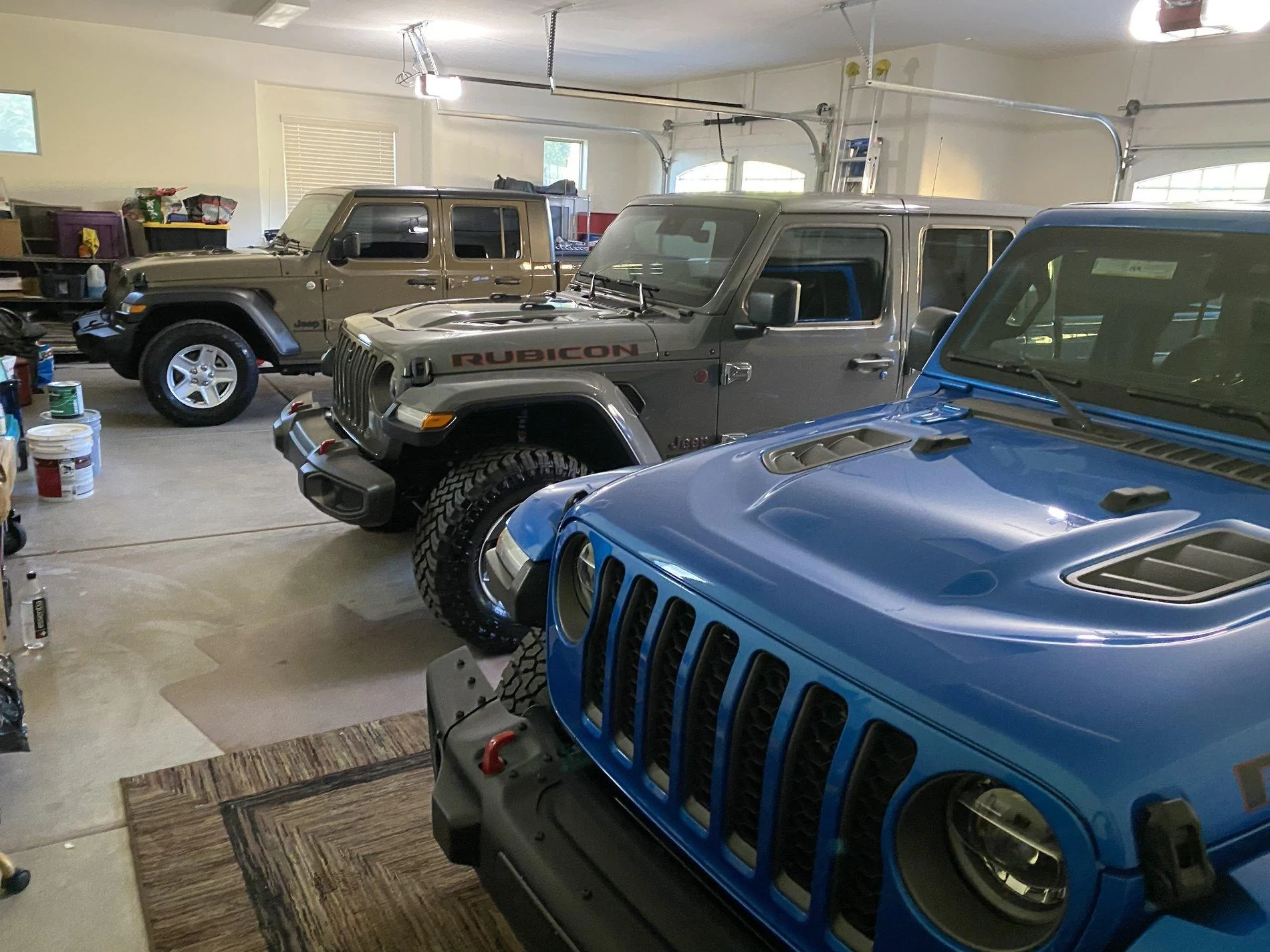 Jeep Gladiator Photo challenge.. Show me your Gladiator in your garage. IMG_1959