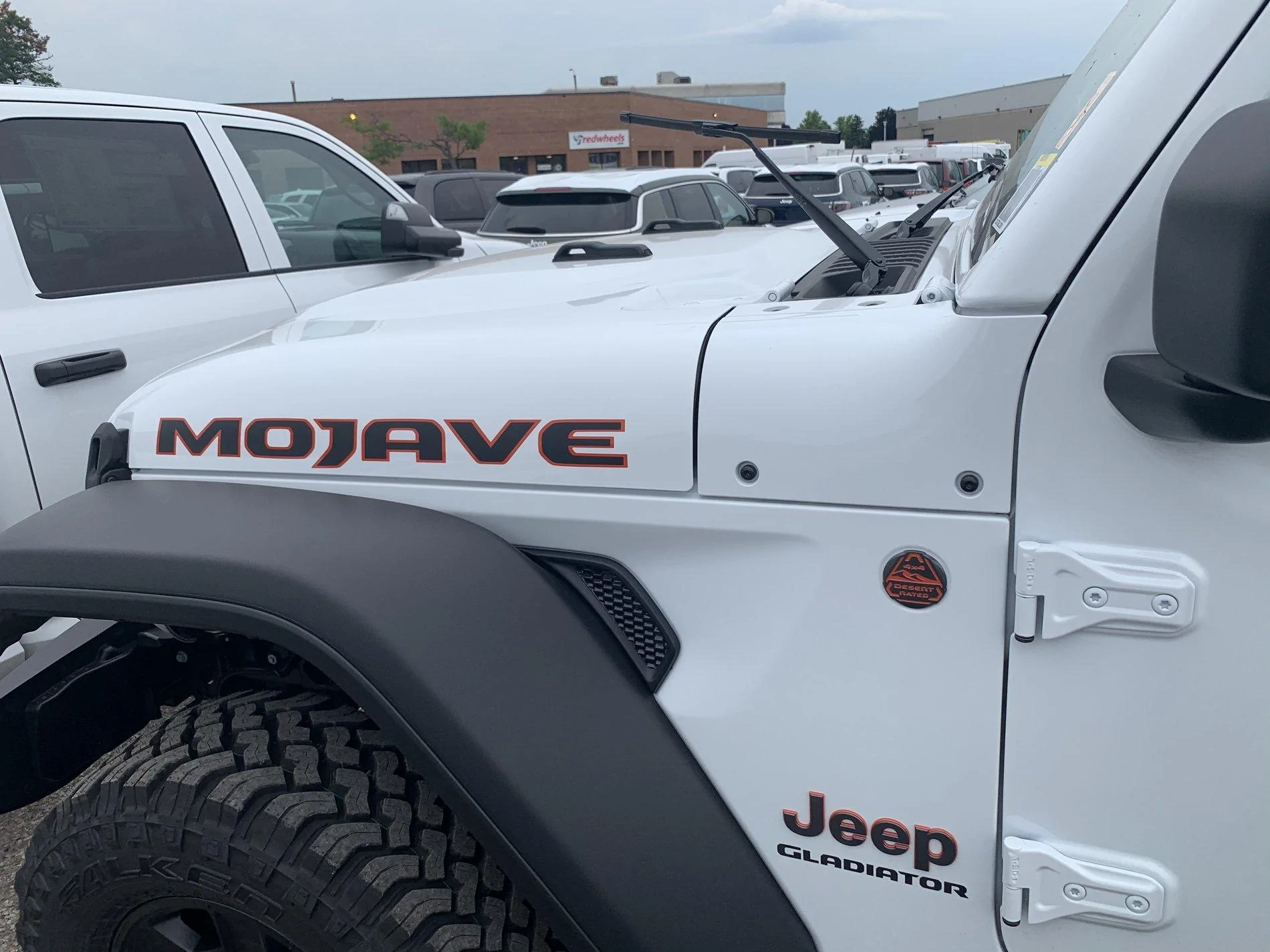 Jeep Gladiator 2020 Gladiator Mojave in Toronto 8BDDDCF4-B70E-48D9-BE1B-B276F8E00FDF