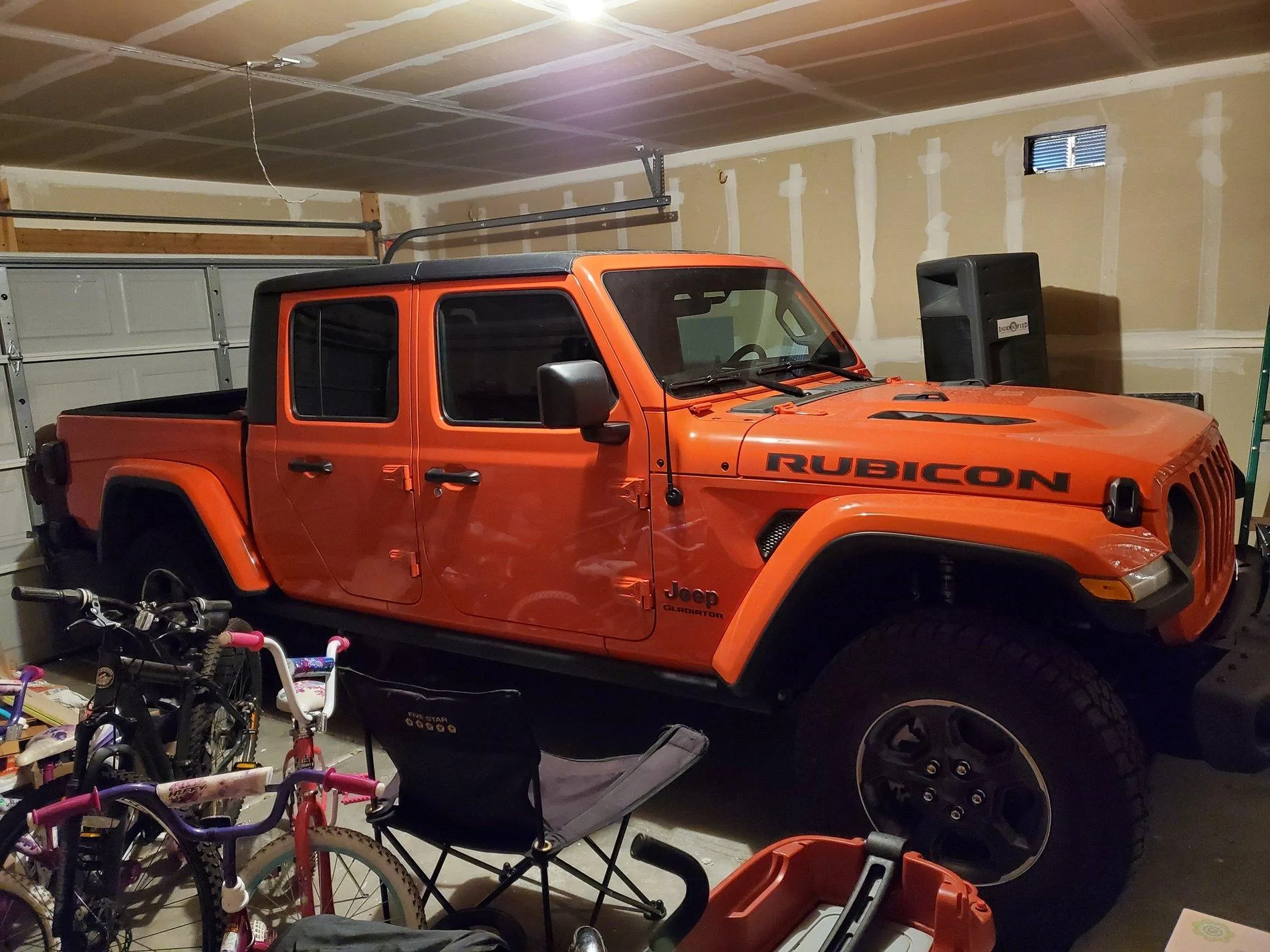 Jeep Gladiator Photo challenge.. Show me your Gladiator in your garage. 20200531_195557