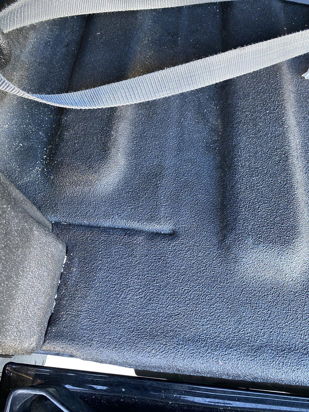 Jeep Gladiator Anyone else able to see through their bed to the ground? A8E127DF-D2FD-439E-AB11-71E857369717