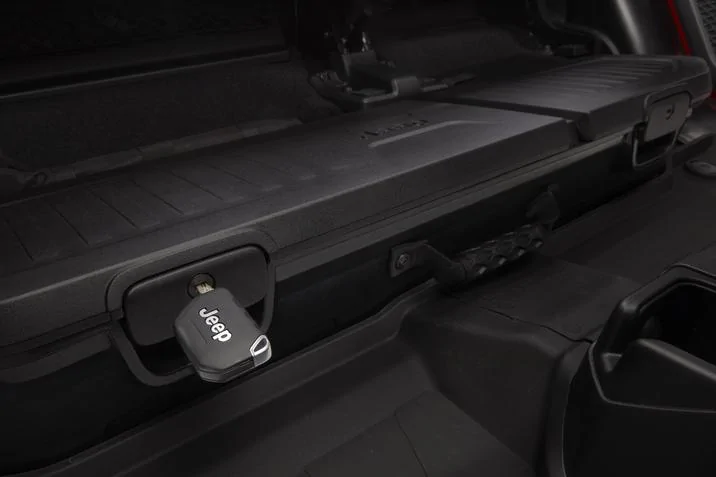 Jeep Gladiator Under seat storage capacity. . . A569490E-705F-45FB-B676-66E989524184