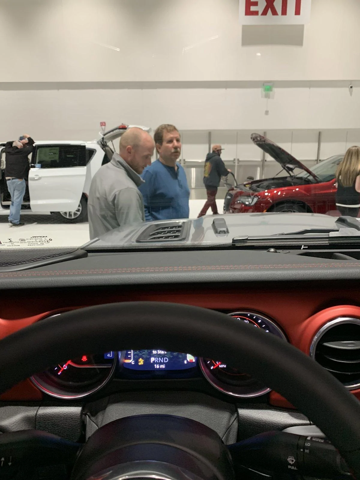 Jeep Gladiator Sitting in the Gladiator ask me anything 4D5763C5-F5A6-47C7-B758-DE65A3830885