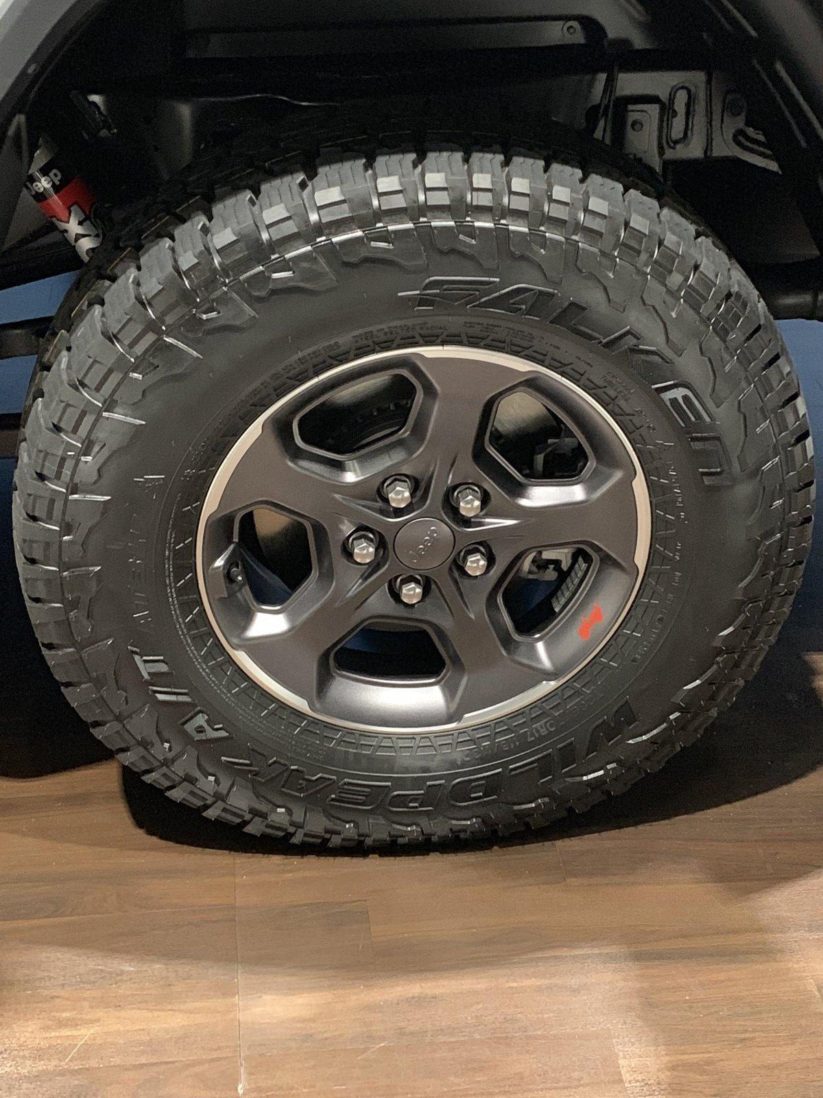 Jeep Gladiator Sitting in the Gladiator ask me anything 0B8D15A1-E6F9-411F-A96D-97A22DE68121