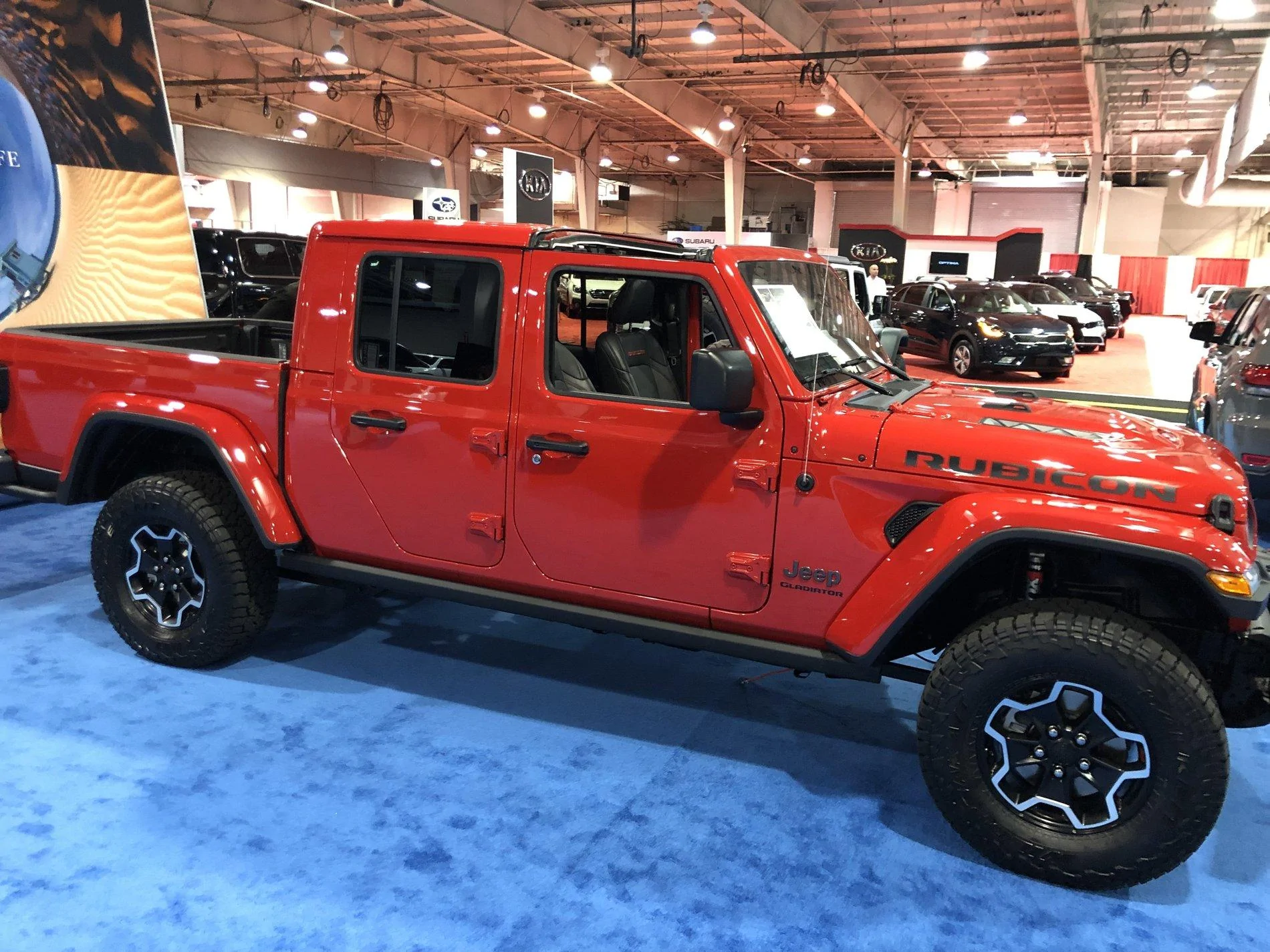 Jeep Gladiator Sitting in the Gladiator ask me anything 10701B01-4C66-45D2-AF54-554ABC3C0180