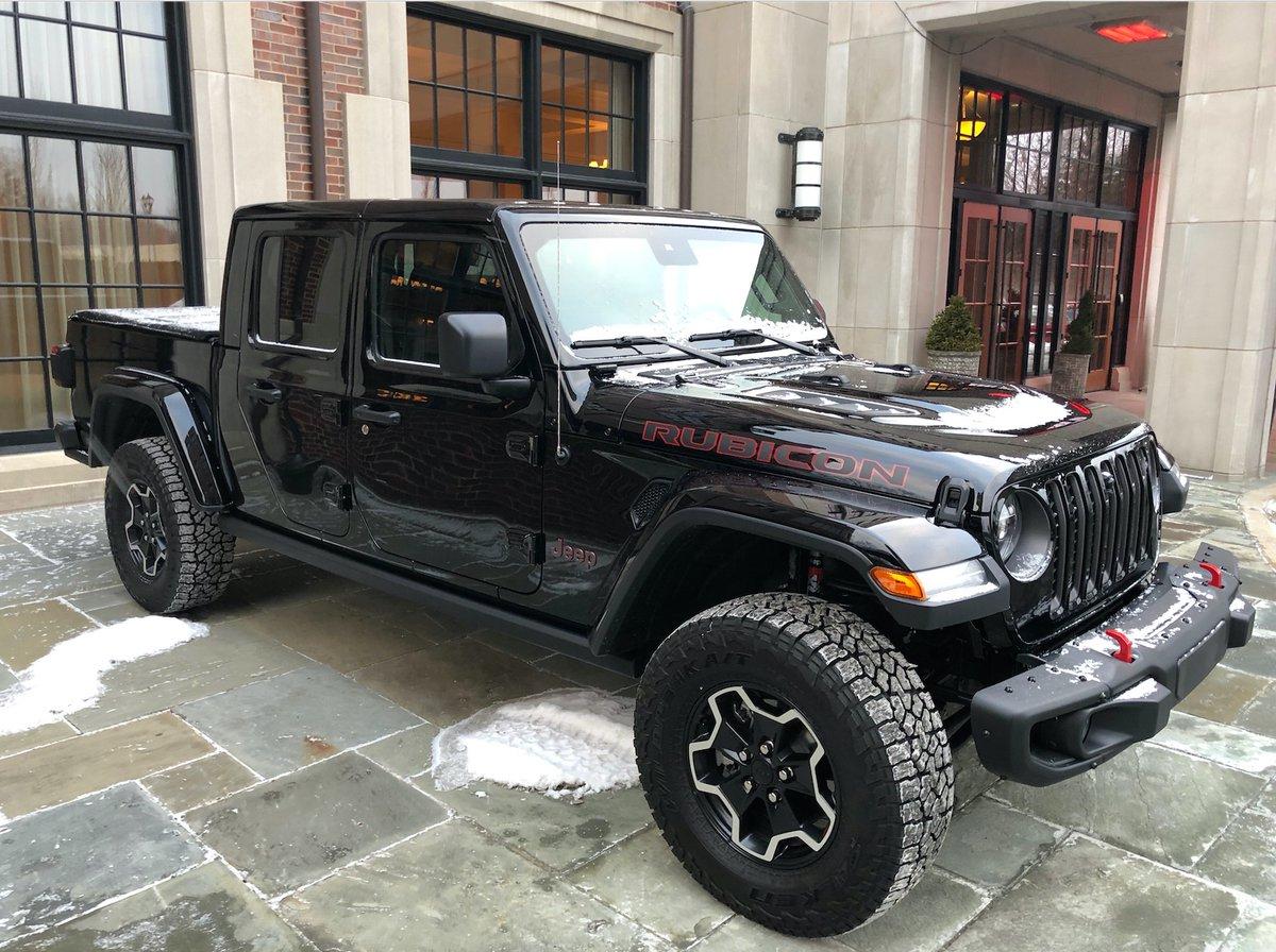 Jeep Gladiator BLACK Gladiator JT Club D1jbJyxXQAAZEOB