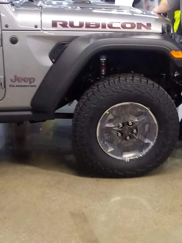 Jeep Gladiator BILLET SILVER Gladiator JT Club First Production Jeep Gladiator Pickup 3