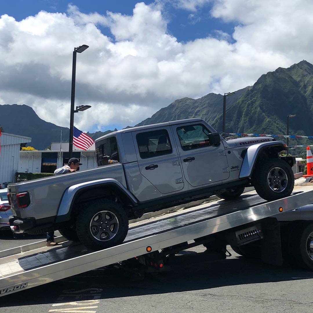 Jeep Gladiator Jeep Gladiator demo arrives at dealer in Hawaii Jeep Gladiator Rubicon Billet Silver2